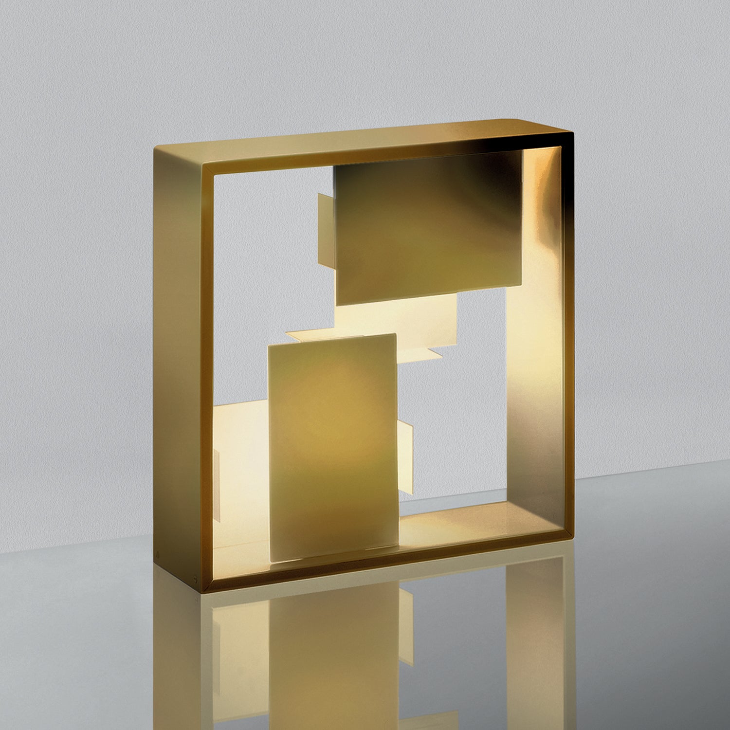 Artemide Fato Table Lamp in Gold