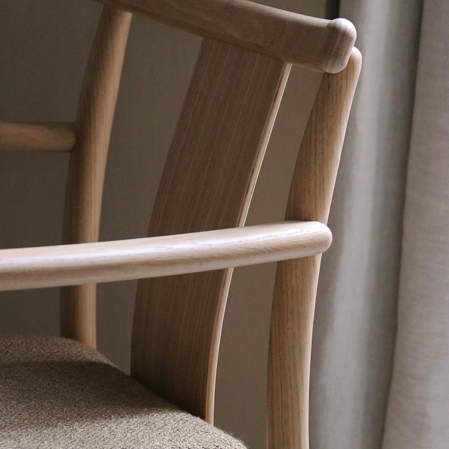 Merkur Dining Chair w/ Armrests - The Design Choice