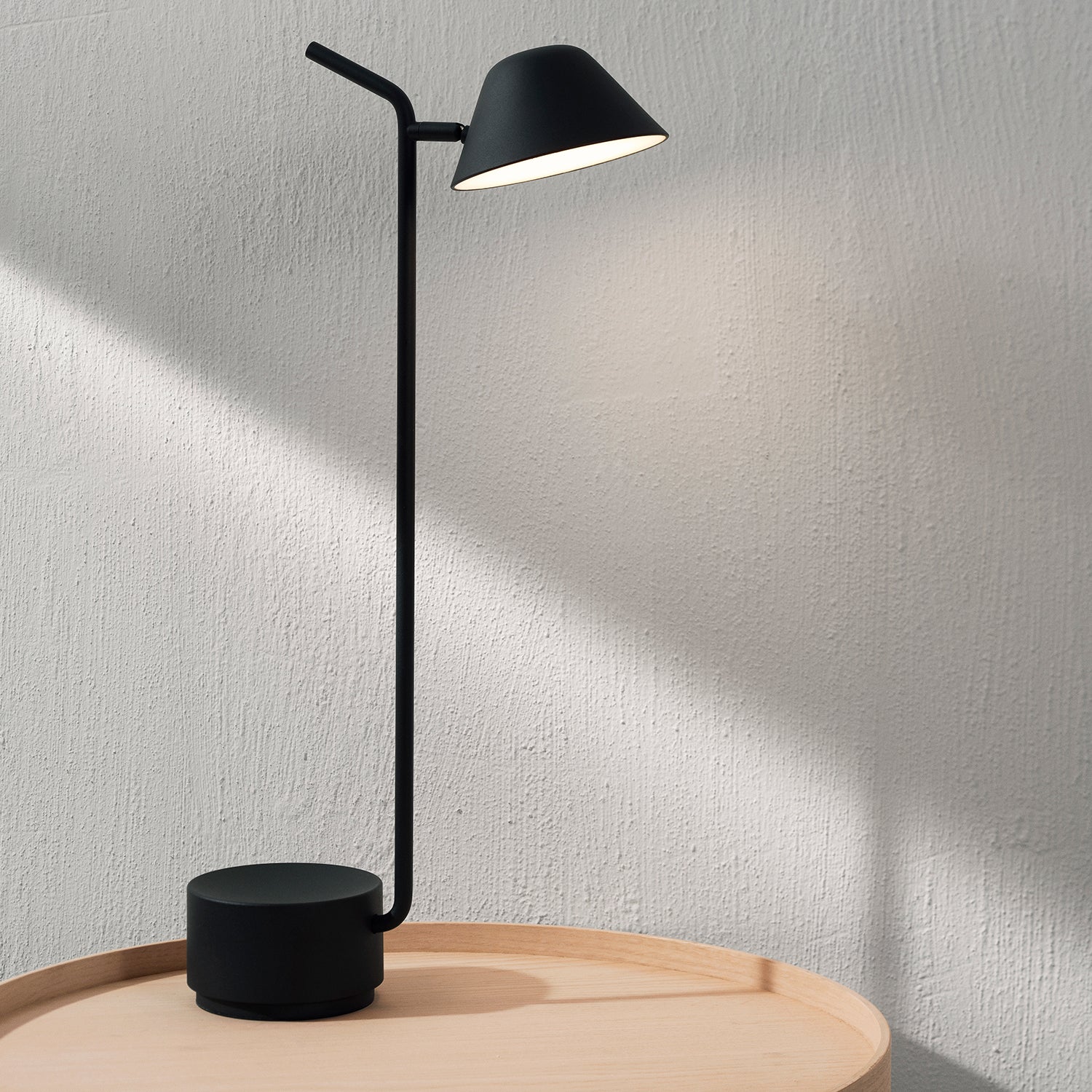 Peek Table Lamp - The Design Choice