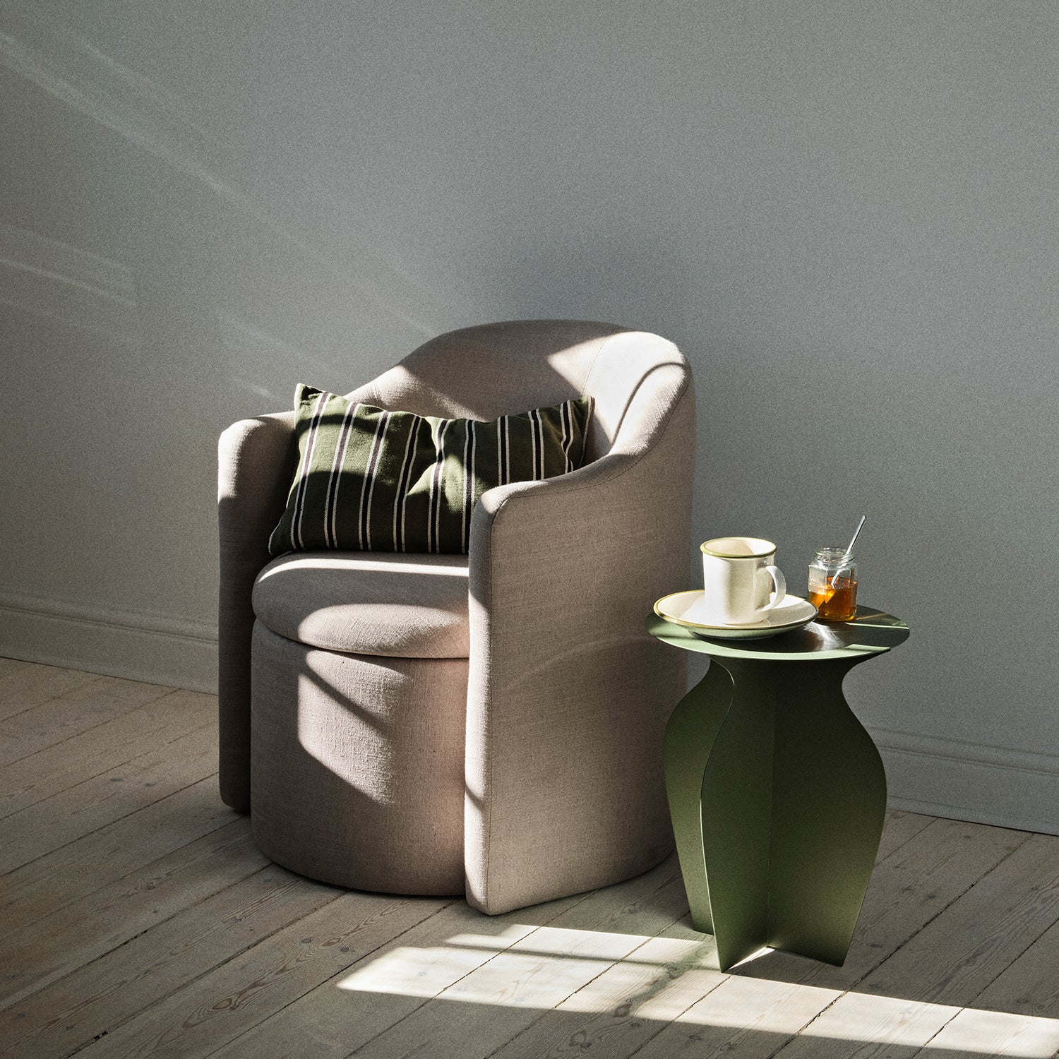 Pond Chair - The Design Choice