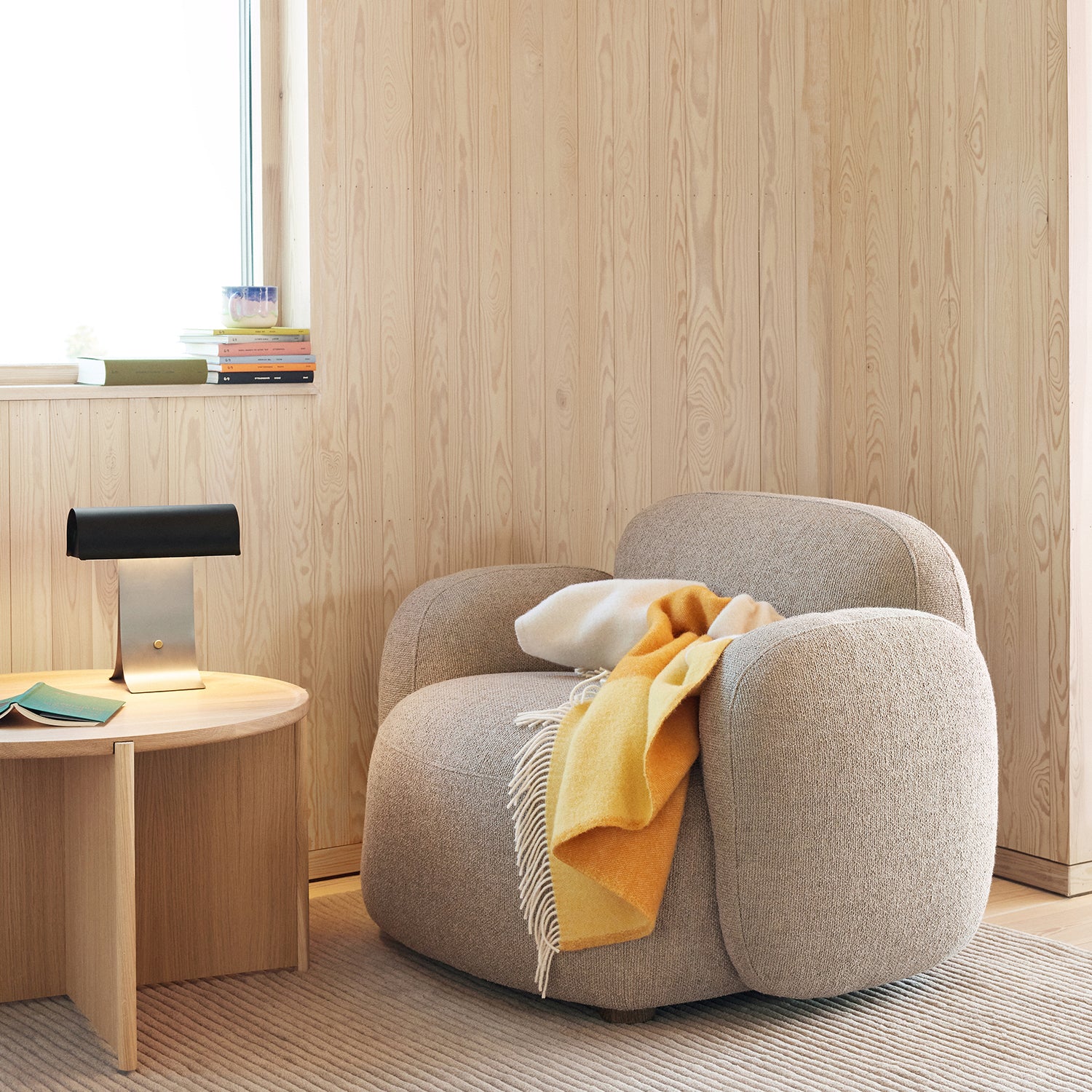 Gem Lounge Chair w/Armrests - The Design Choice