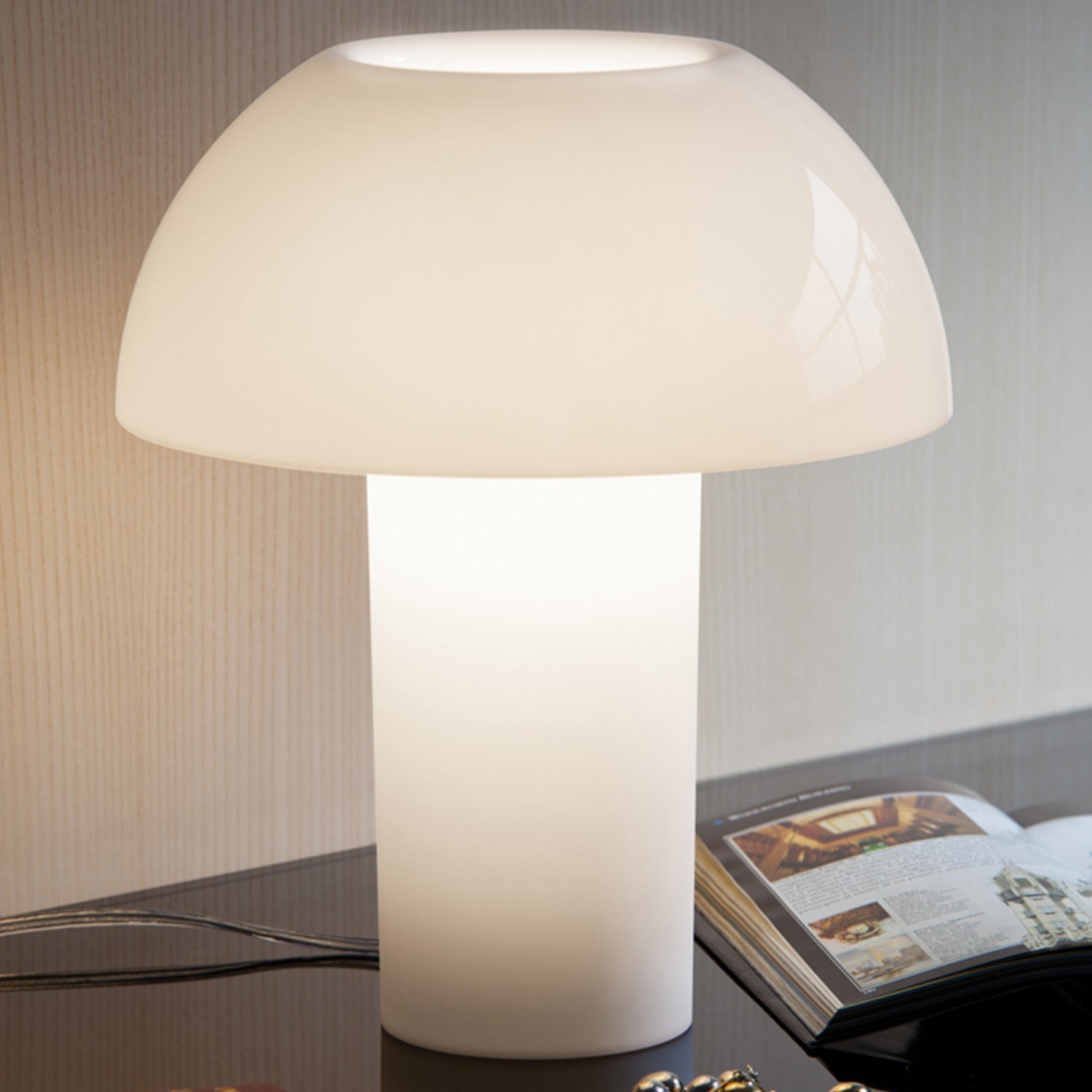 Pedrali Colette L003 TB table lamp in white ambience image