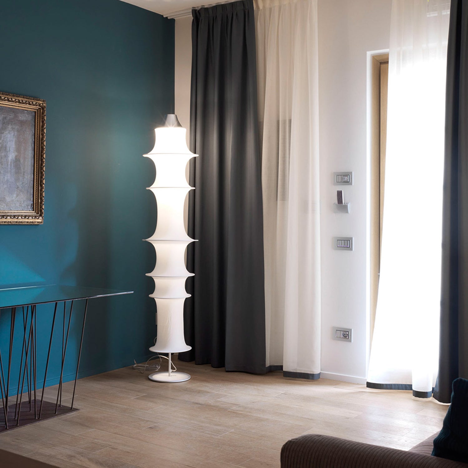 Artemide Falkland floor lamp ambience image