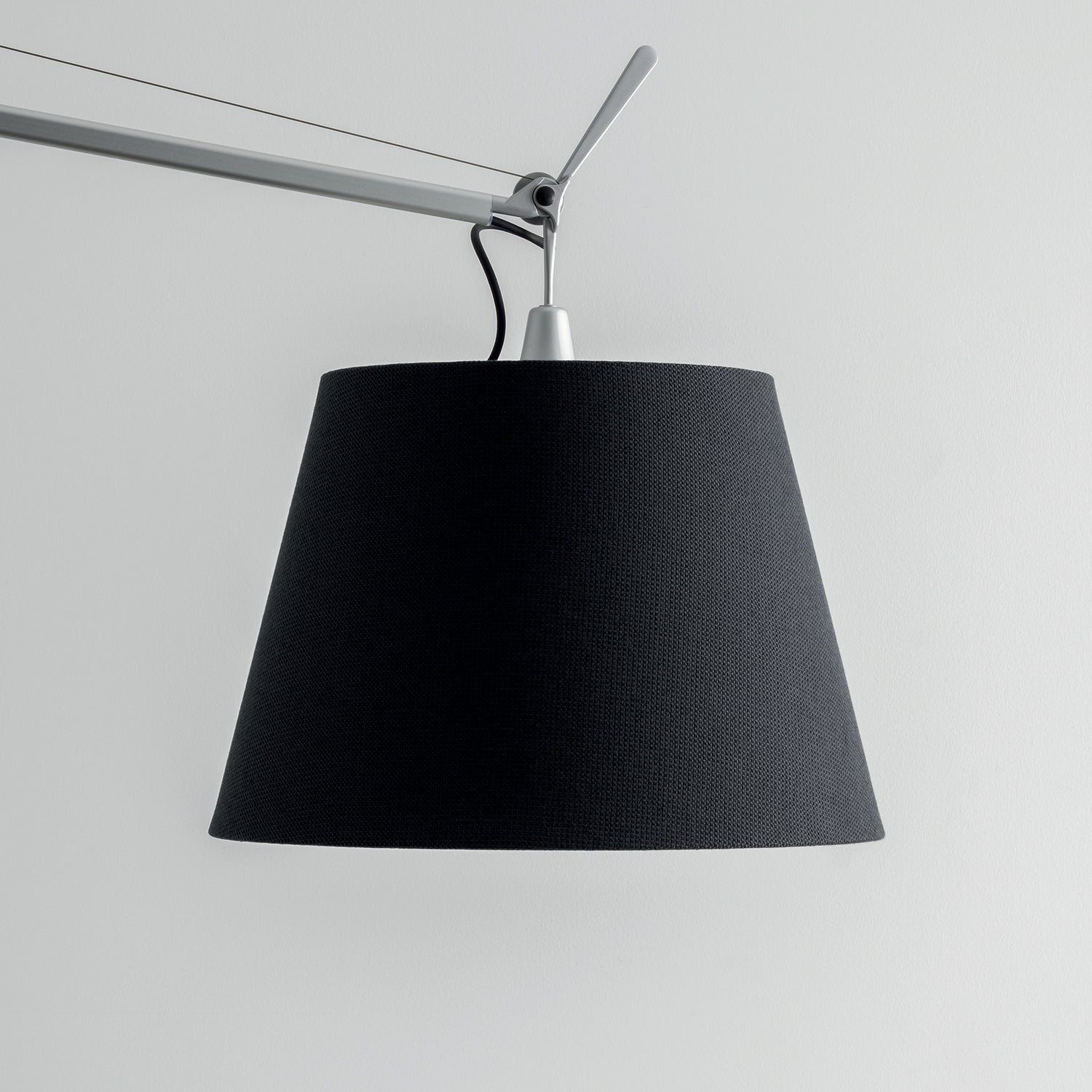 Artemide Tolomeo Mega floor lamp in aluminium and black shade detail shot