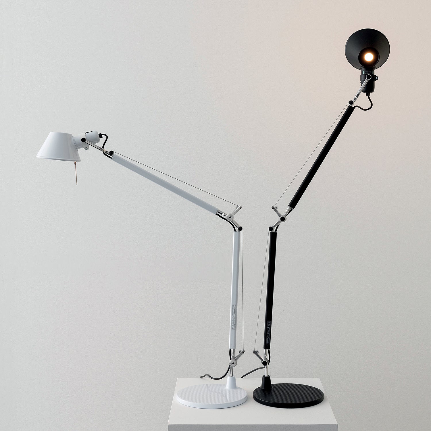 Artemide Tolomeo Table lamps in black and white