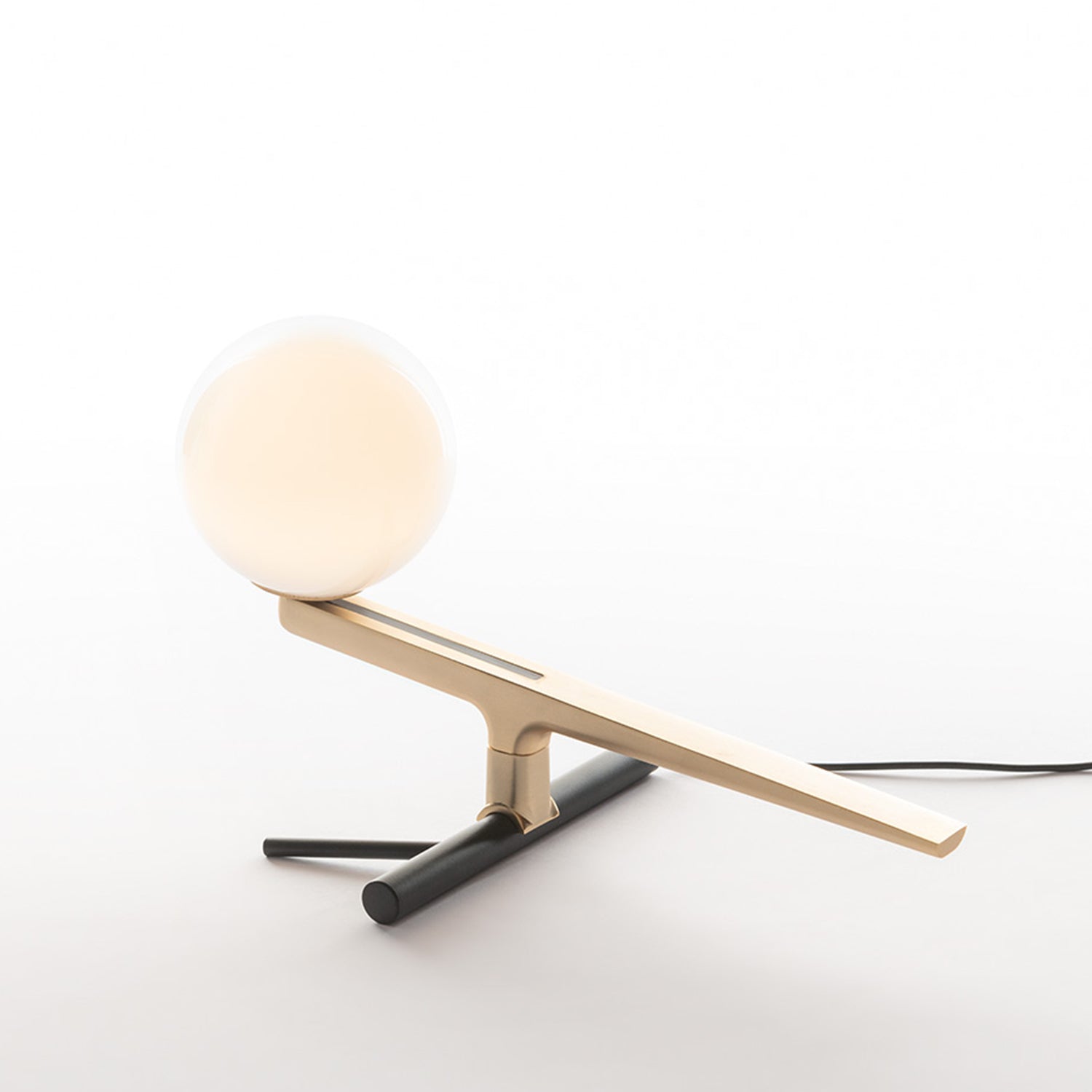 Artemide Yanzi table lamp