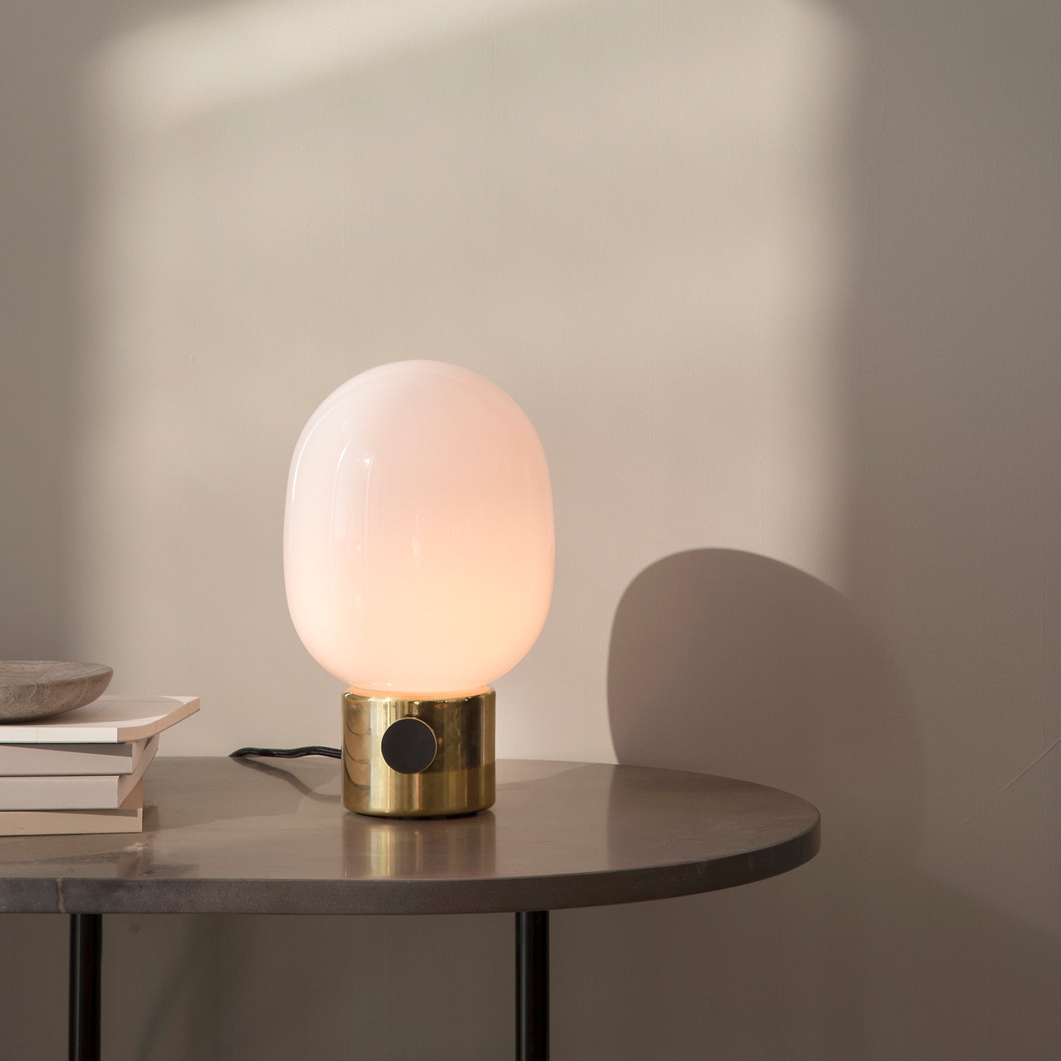 JWDA Table Lamp - The Design Choice