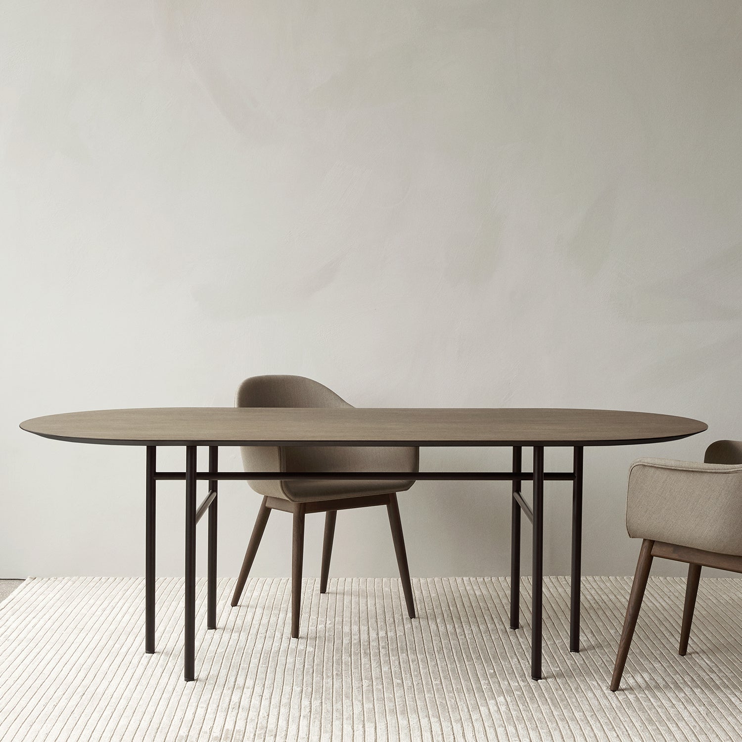 Snaregade Oval Table - The Design Choice