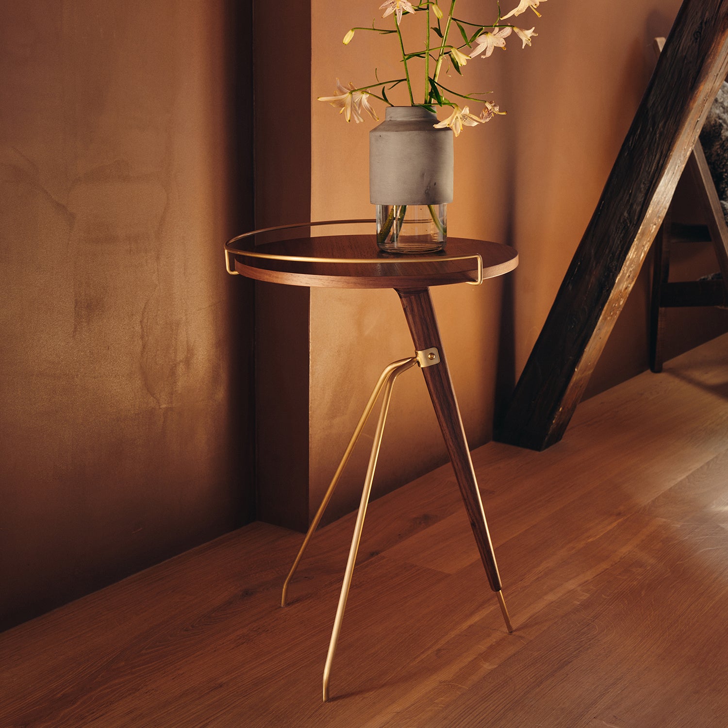 Umanoff Side Table - The Design Choice