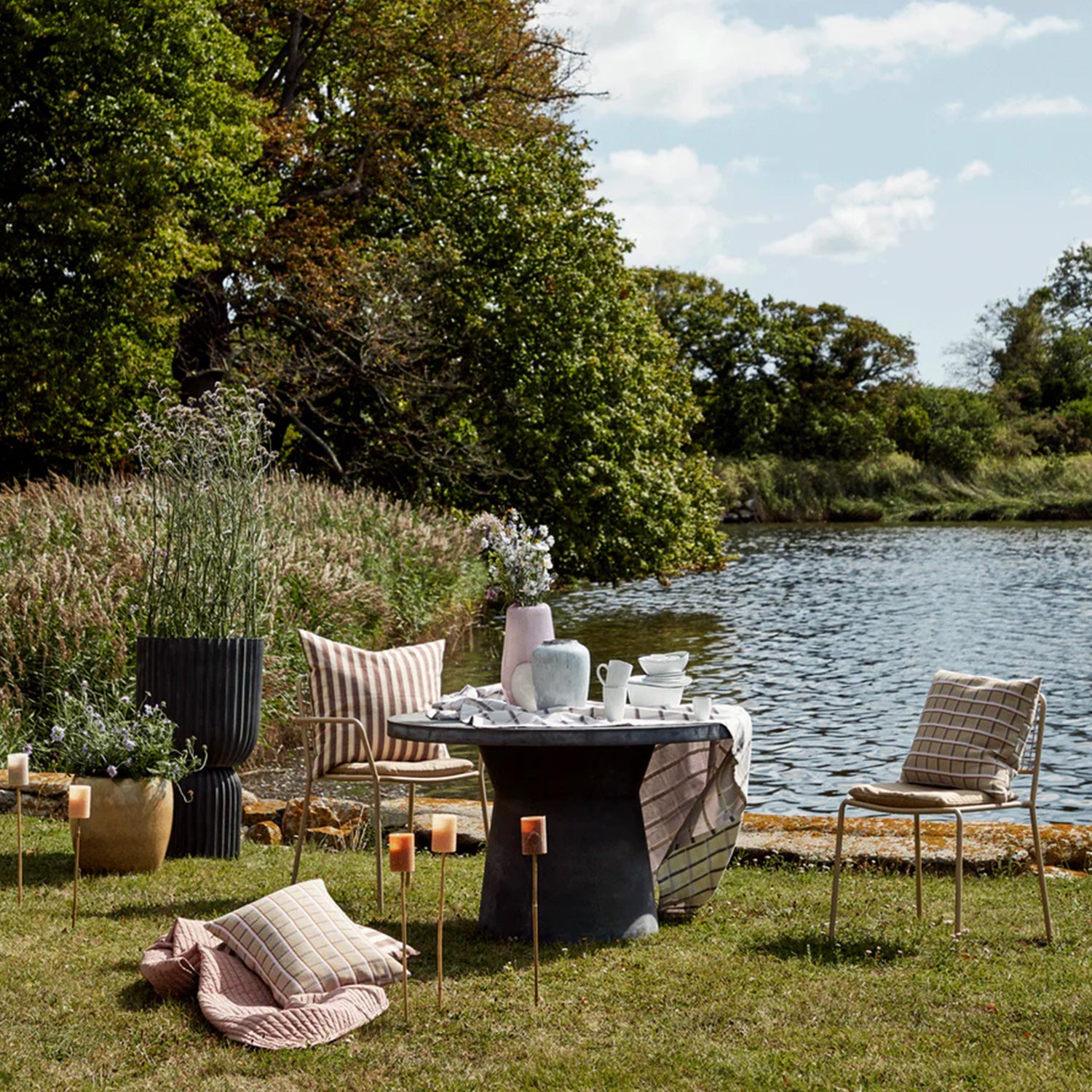 Broste Copenhagen Fiber Table in charcoal ambience image