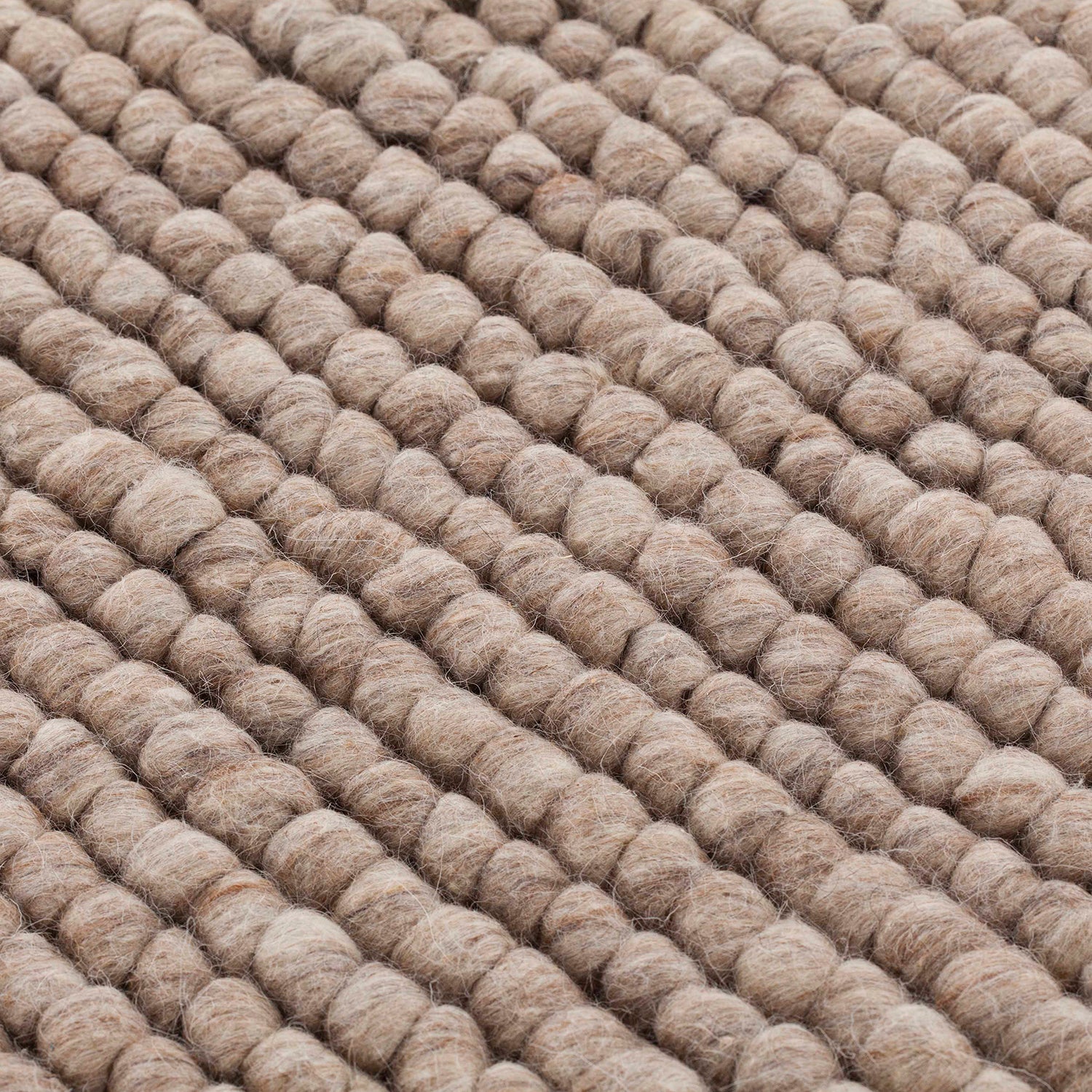 Gan Hoot rug in beige detail shot