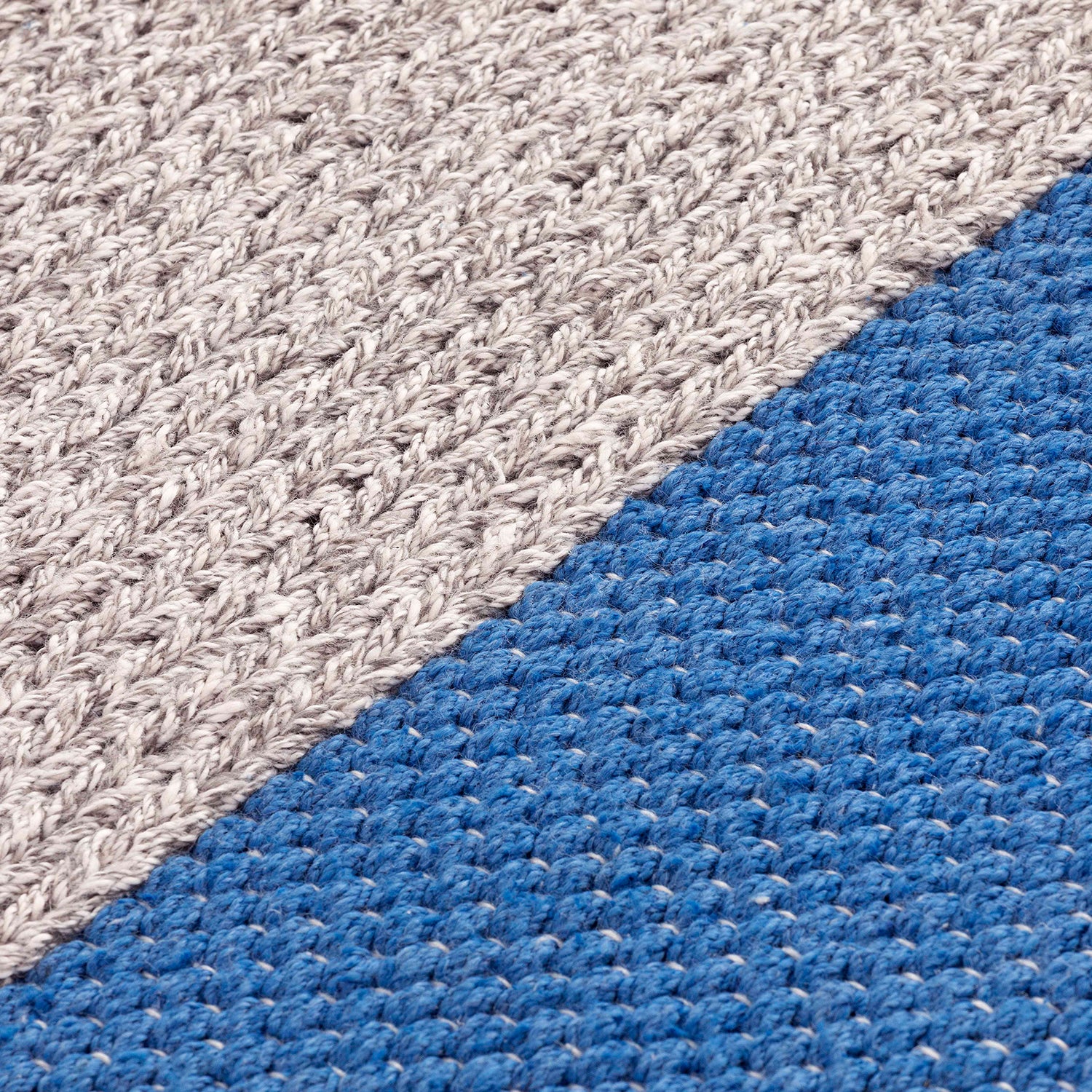 Gan Mangas Outdoor 1 rug in blue detail shot