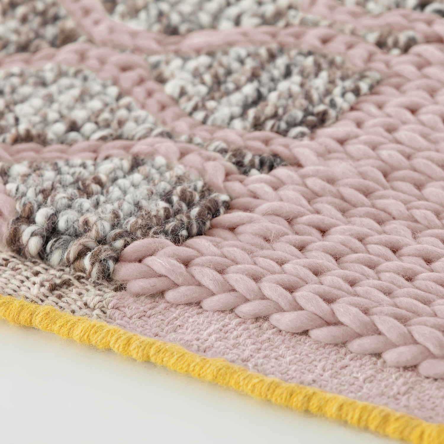 Mangas Space Design Rug in Pink & Grey Plait