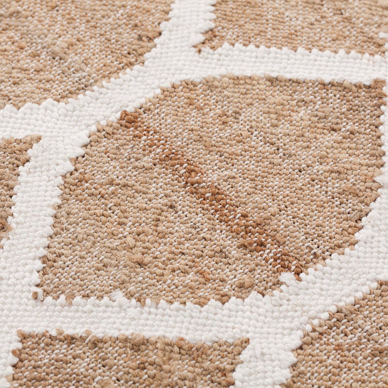 Gan Rodas rug in white detail shot