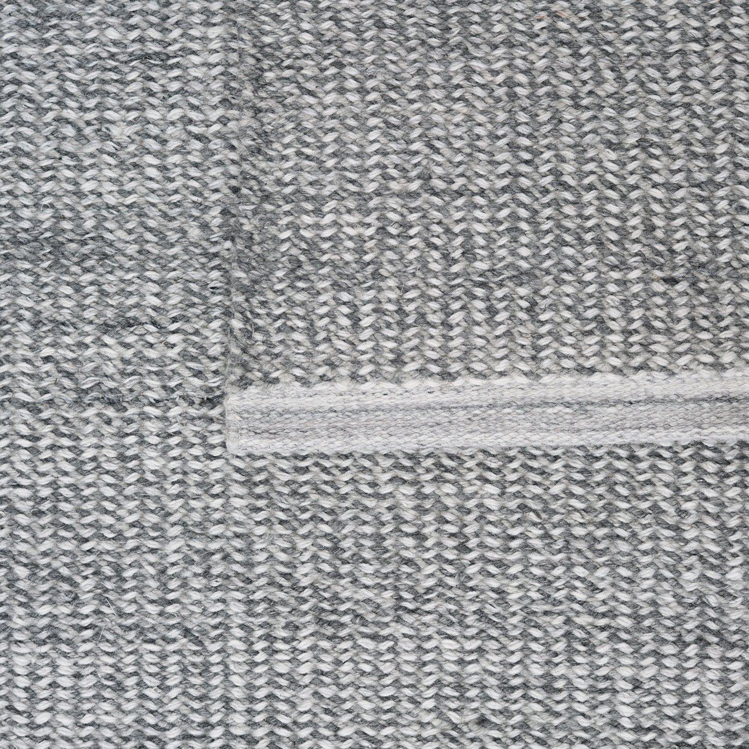 Linie Design Ash Melange outdoor rug in grey detail shot