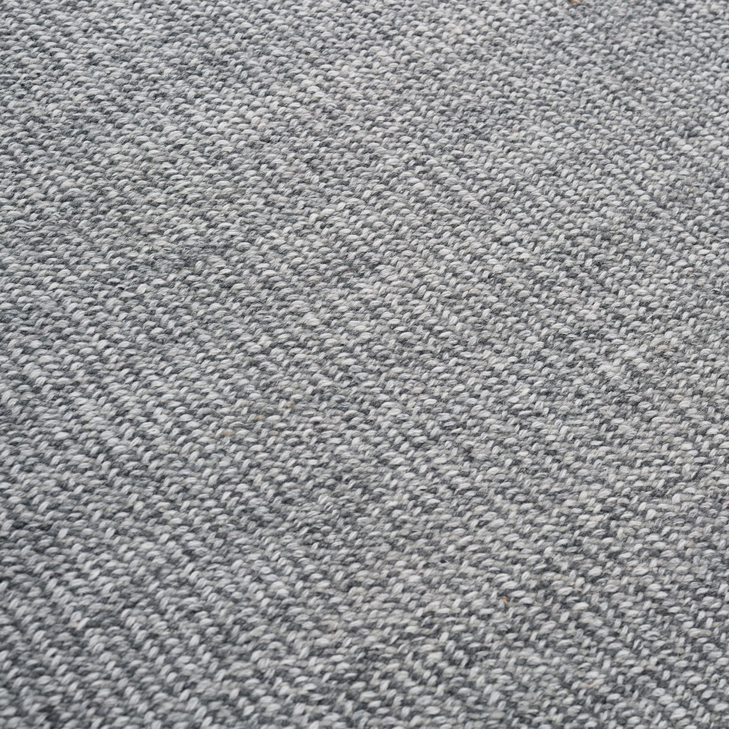 Linie Design Ash Melange outdoor rug in grey detail shot