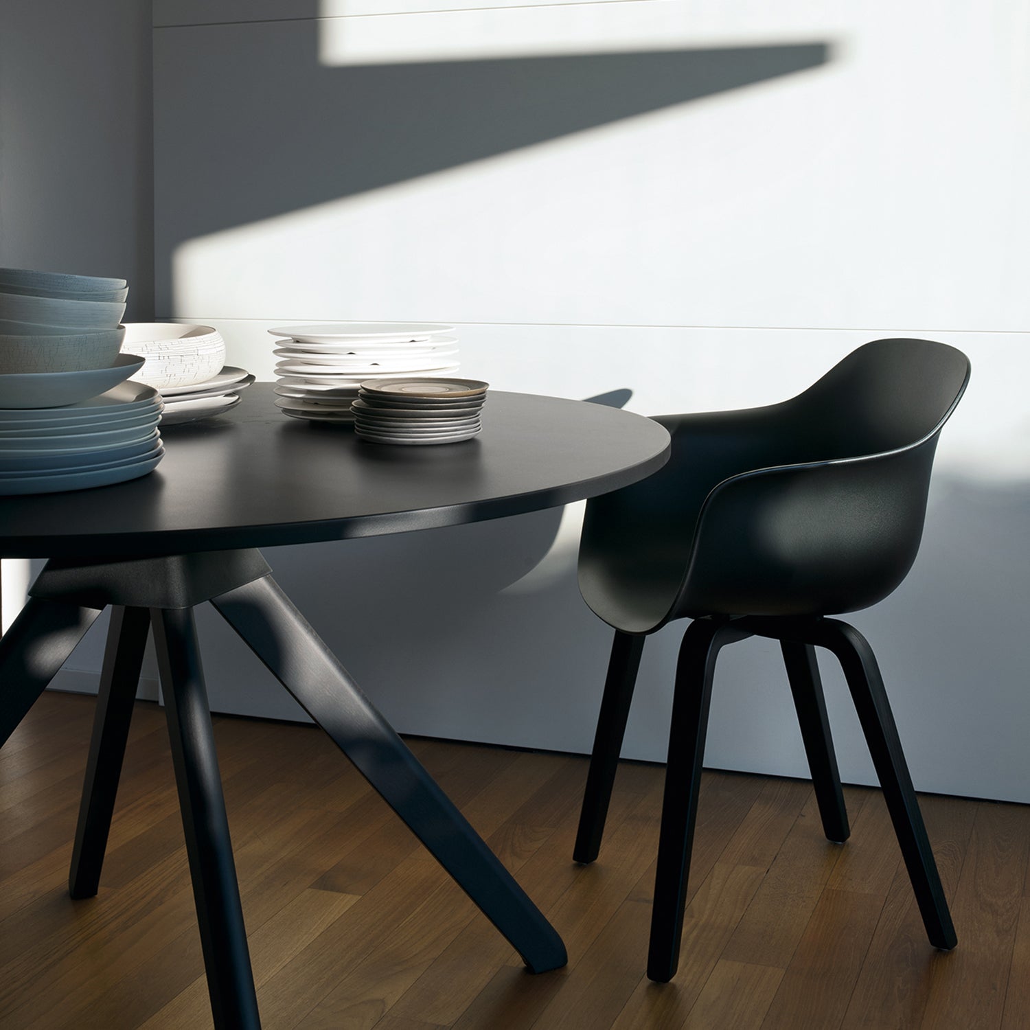 Cuckoo - The Wild Bunch Dining Table 