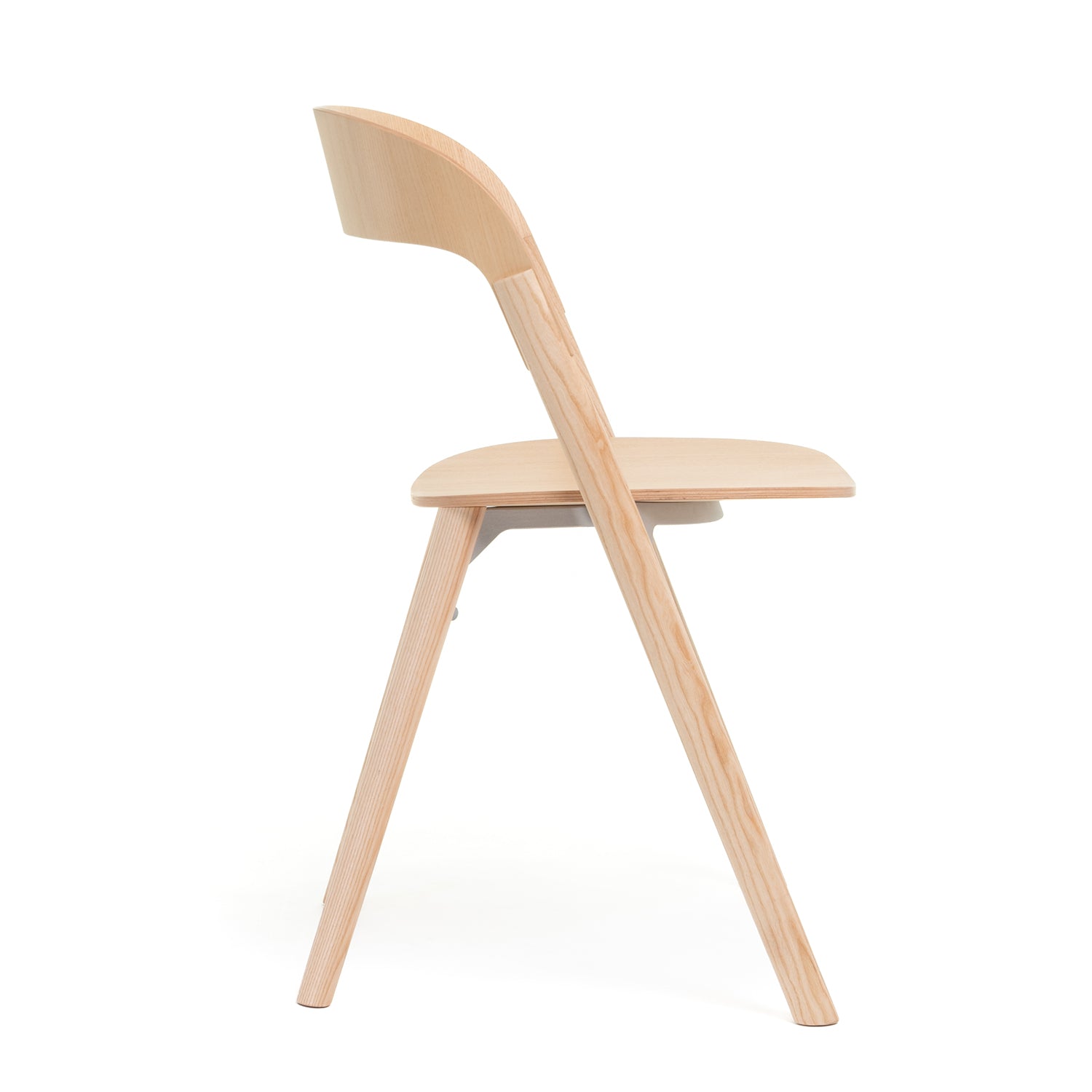 Magis Pila Dining Chair in natural beech