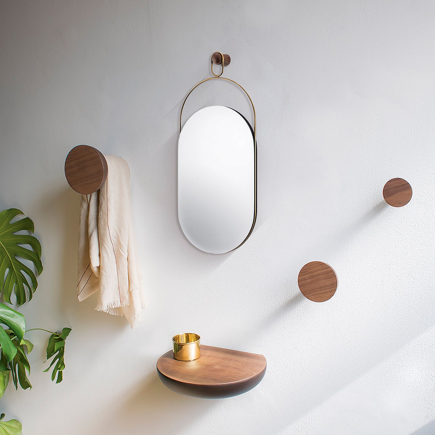 Nomon Link Mirror Eslabon in gold ambience image