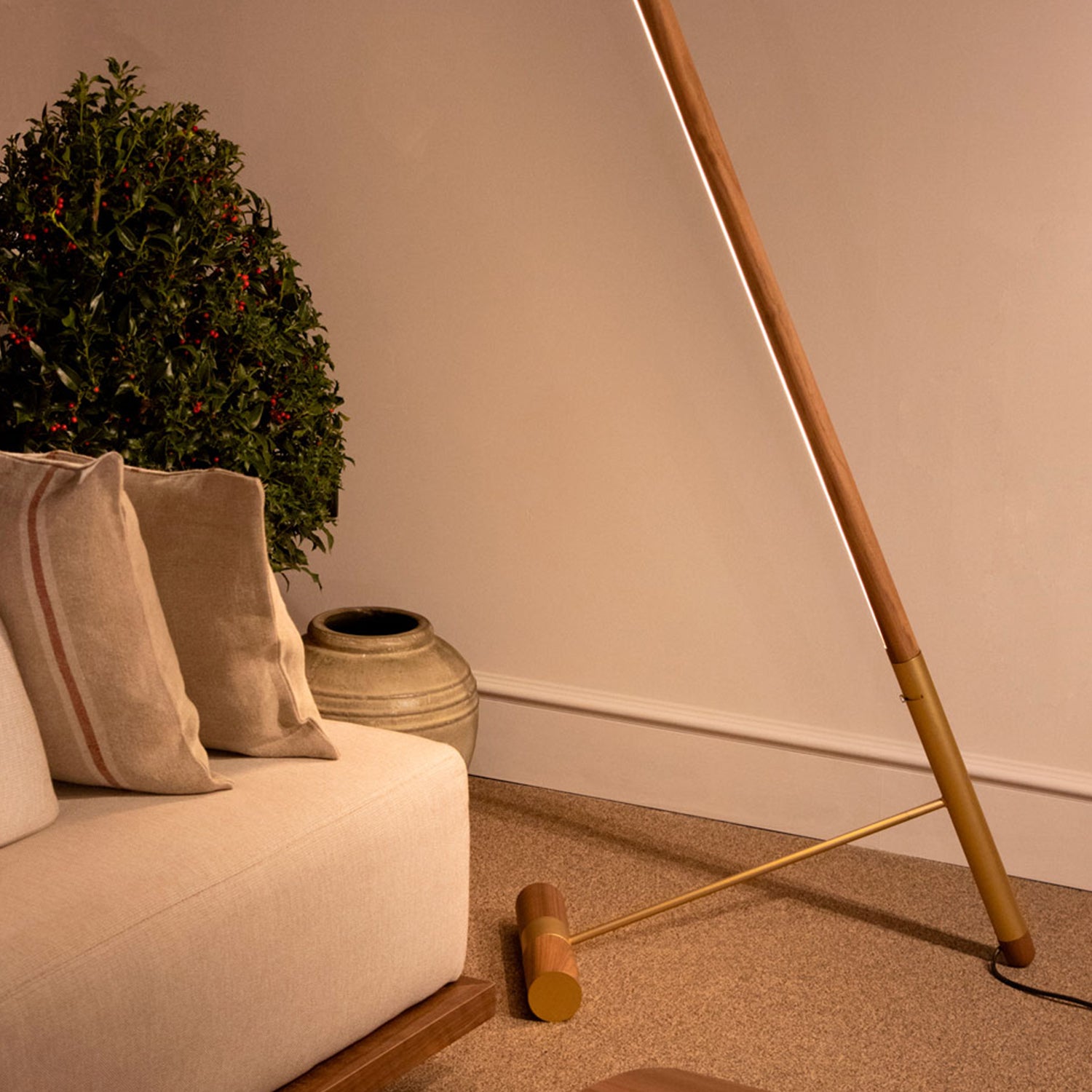 Nomon Linea D Floor Lamp in walnut and brass