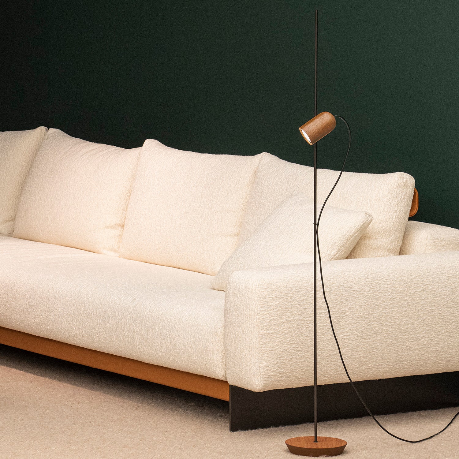 Nomon Onfa Suelo Floor Lamp in oak and graphite