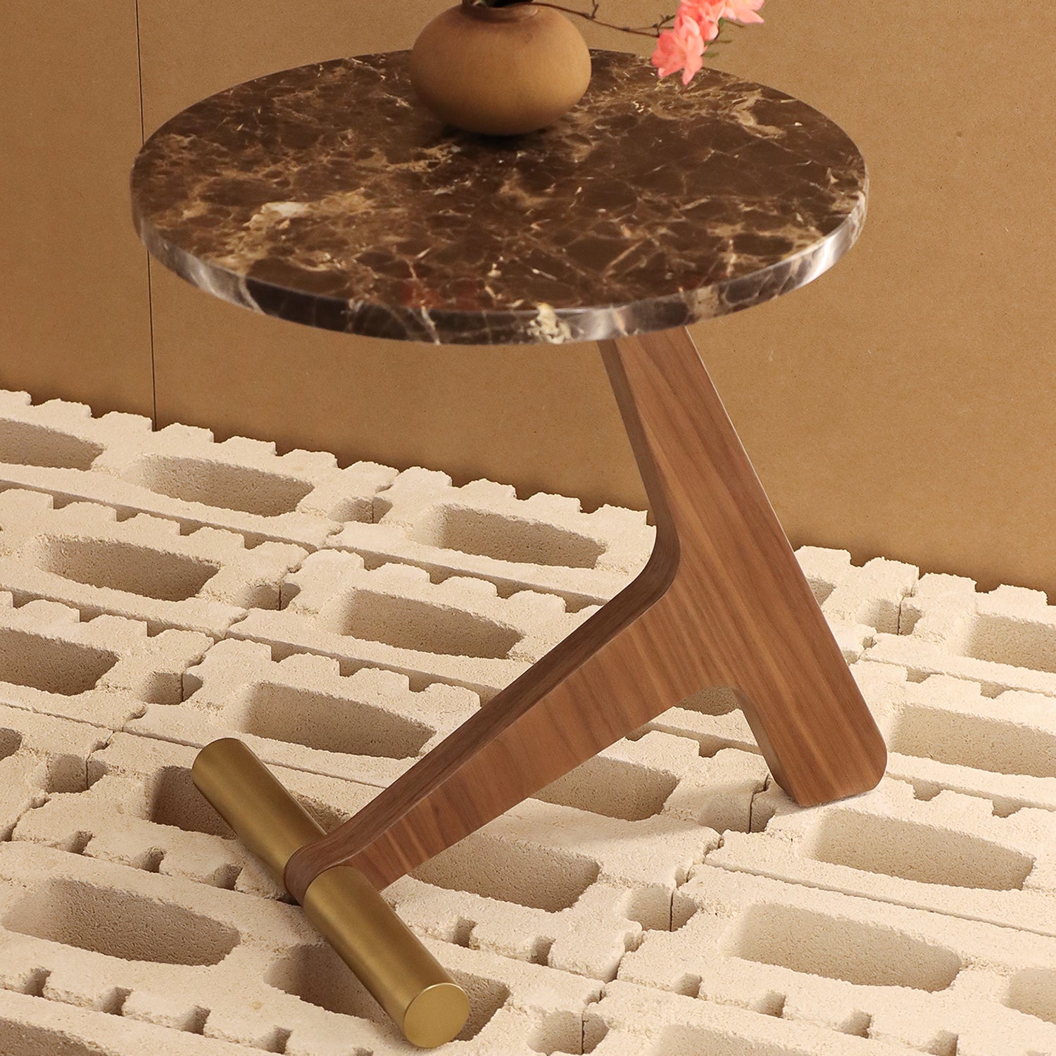 Nomon Puntero Side Table in walnut and emperador marble