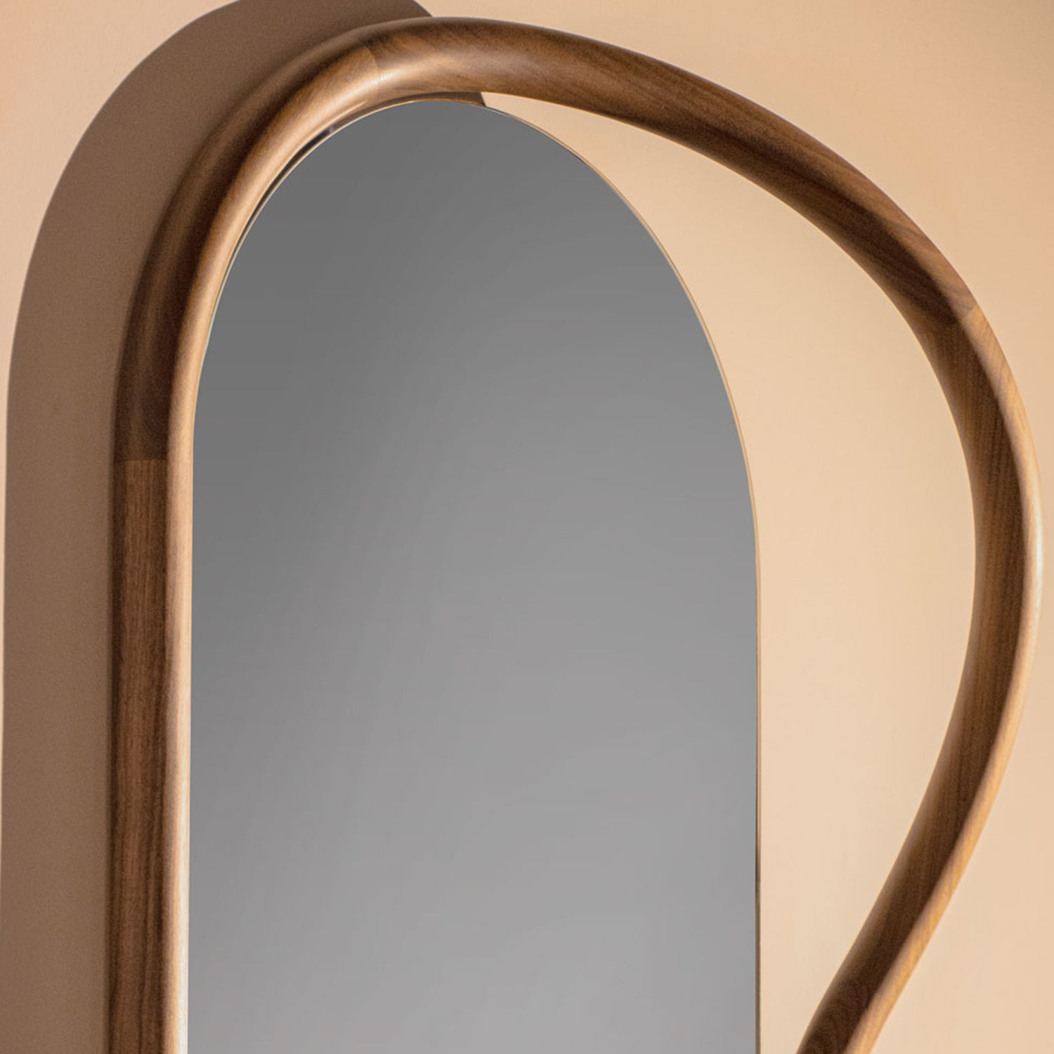 Nomon Espejo Unut Oval Mirror in walnut