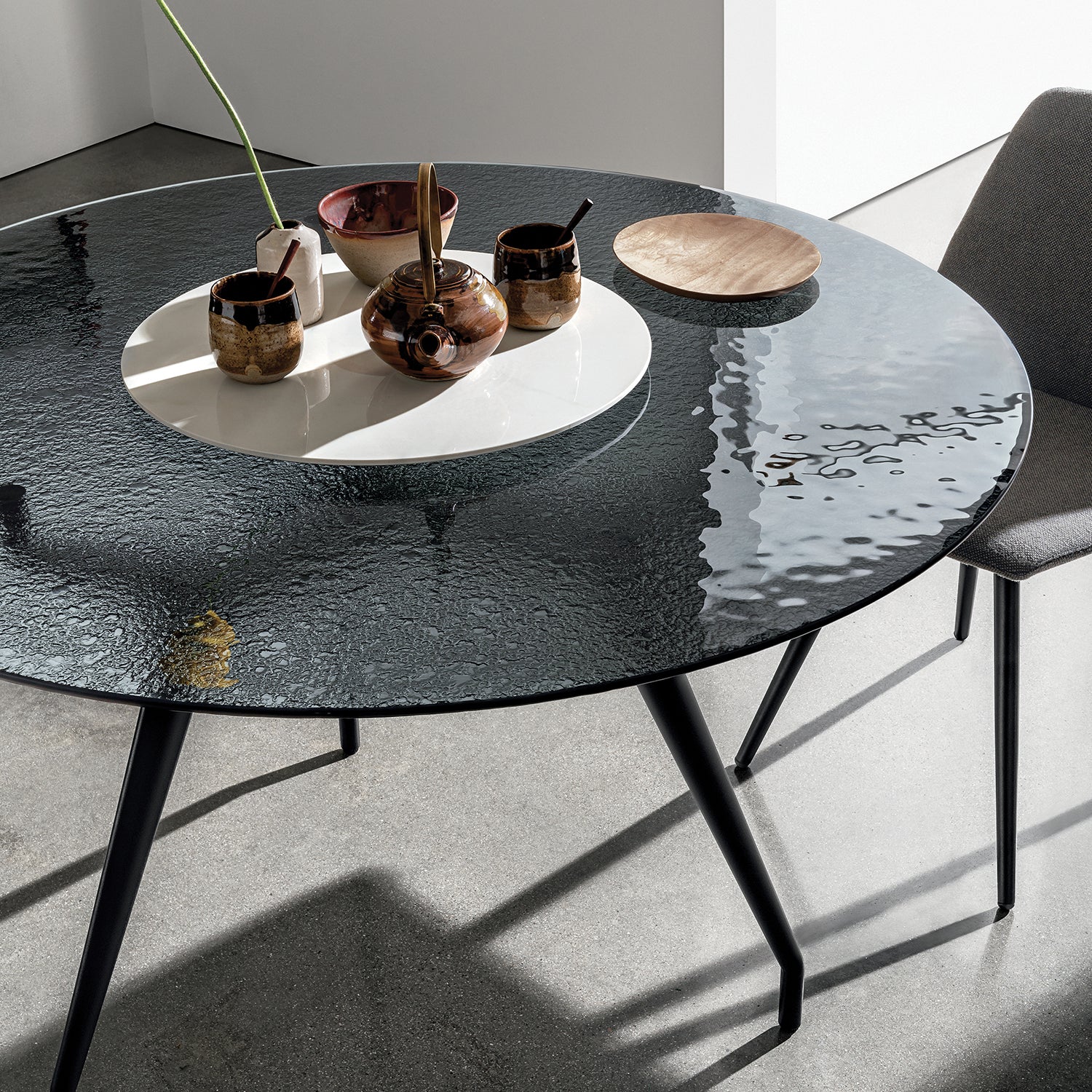 Sovet Italia Arkos Round Dining Table ambience image