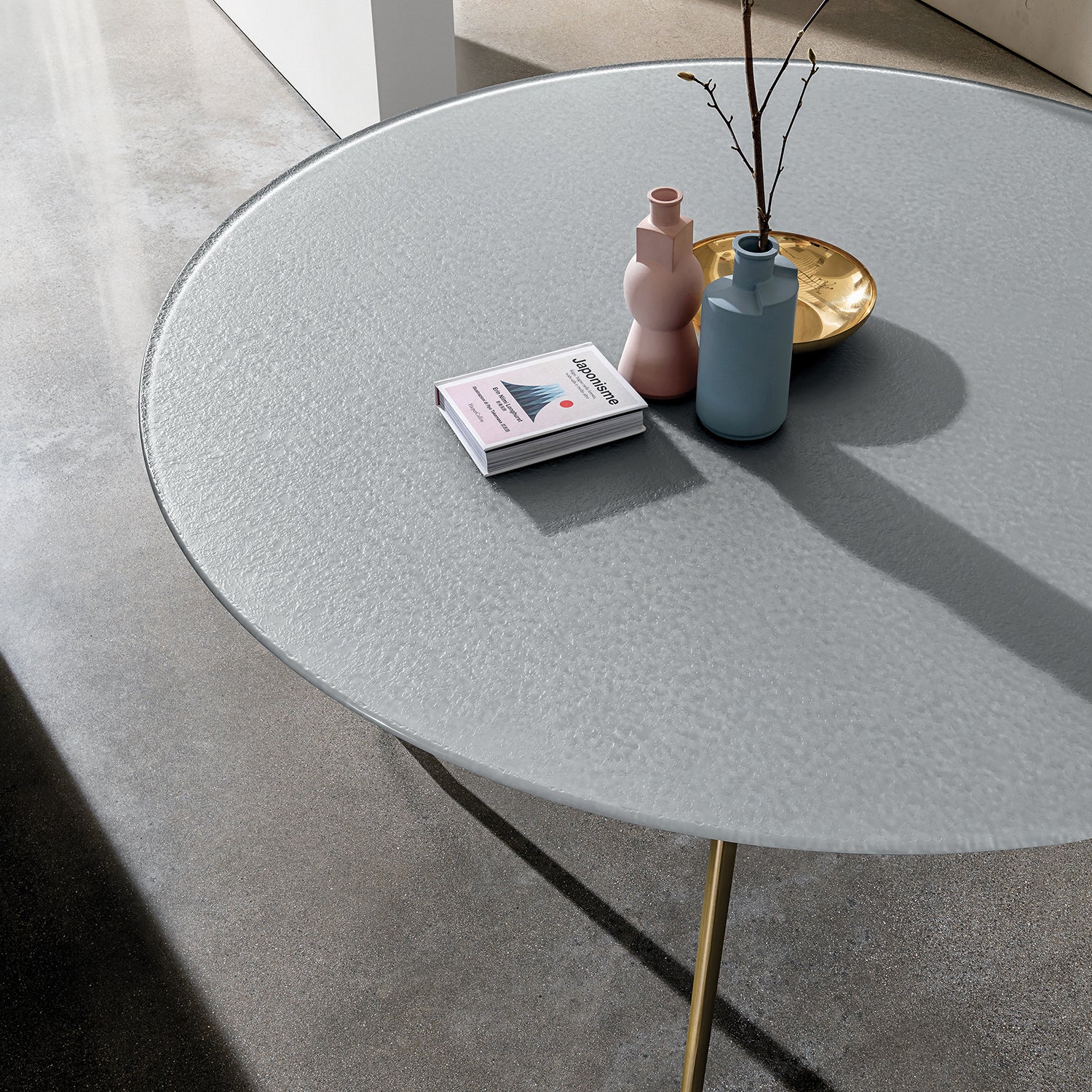 Sovet Italia Arkos Round Dining Table ambience image