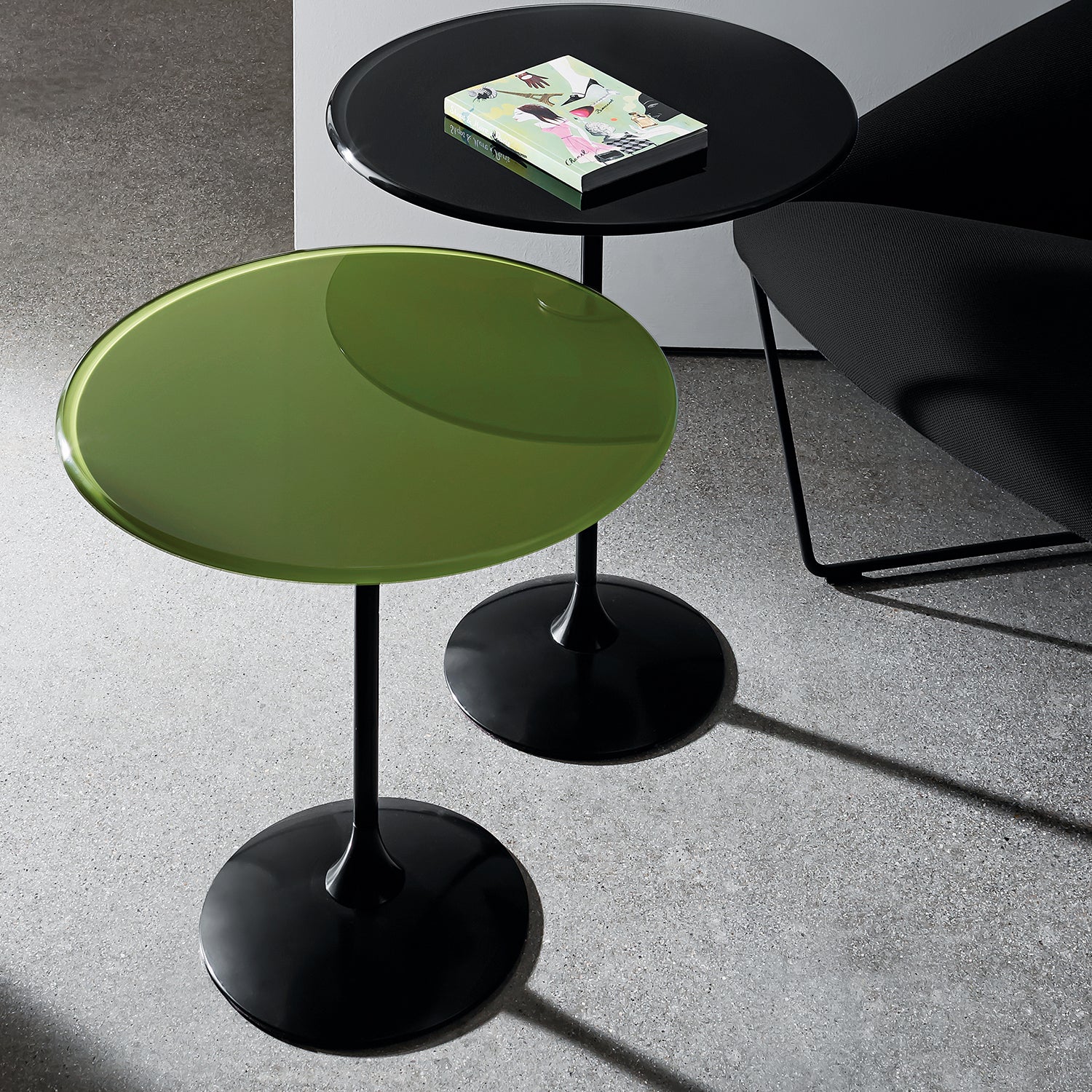 Sovet Italia Tulip Side Table ambience image