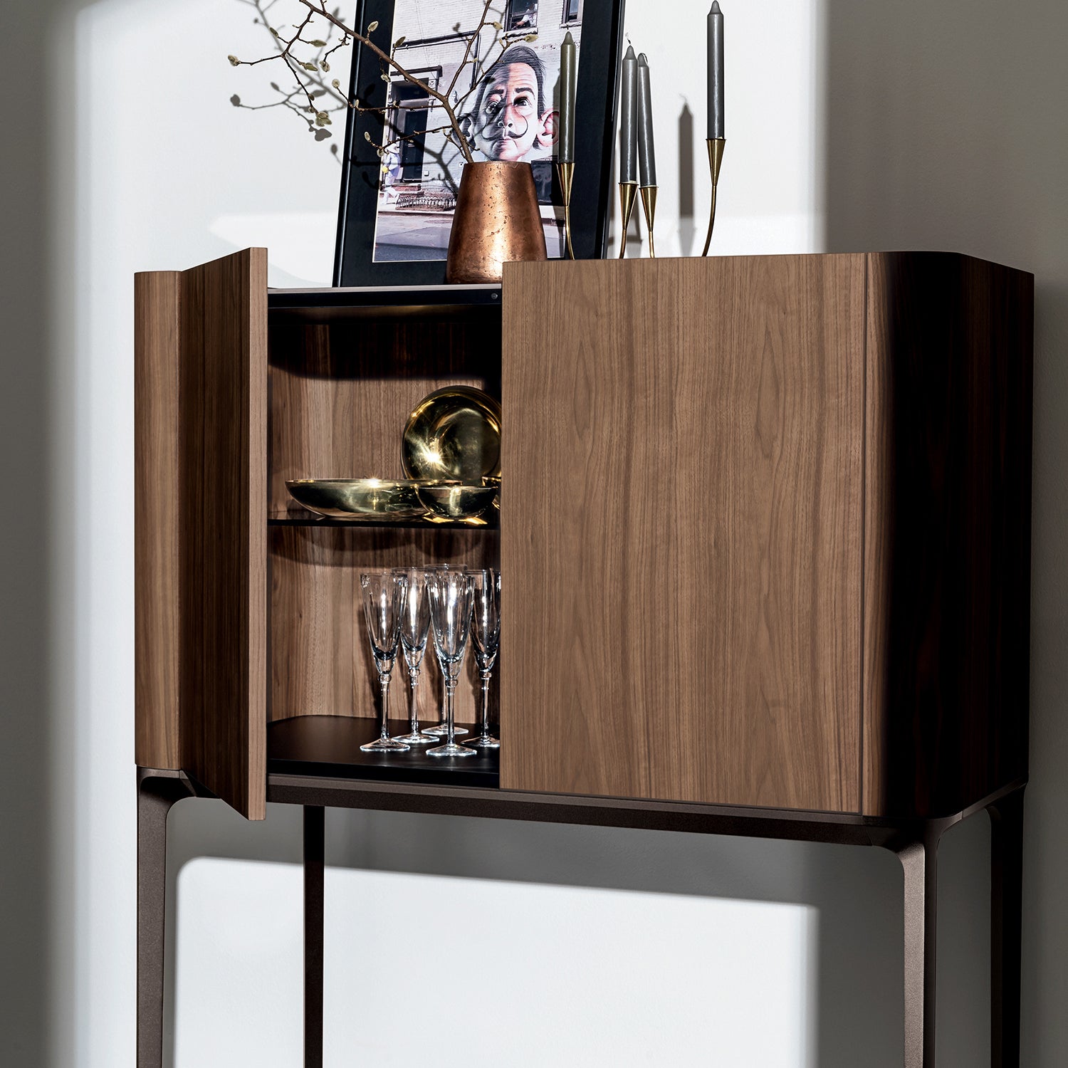 Sovet Italia Madia Slim 2 door sideboard ambience image