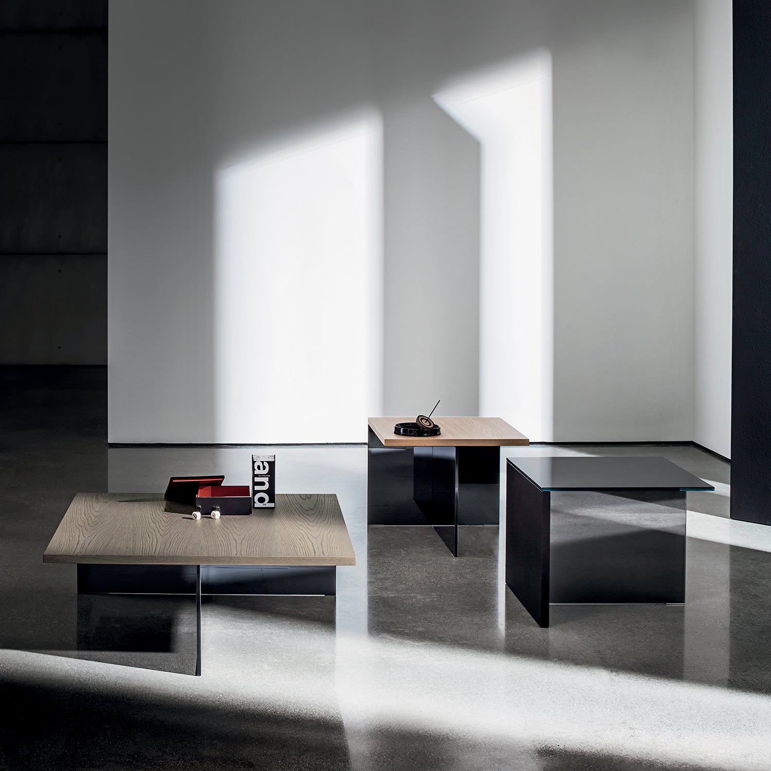 Sovet Italia Regolo Square coffee side table ambience image