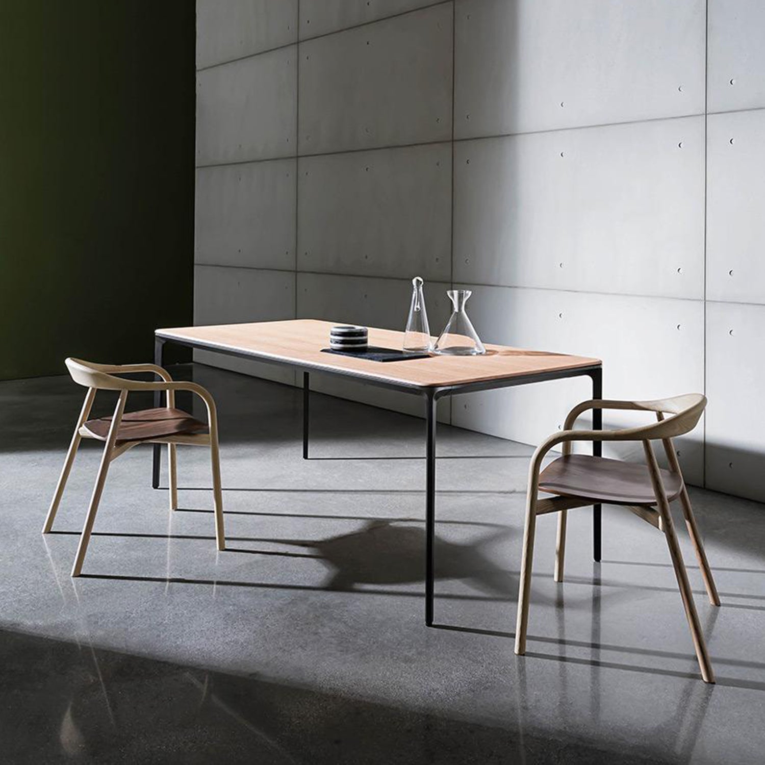 Sovet Italia Slim Rectangular dining table ambience image