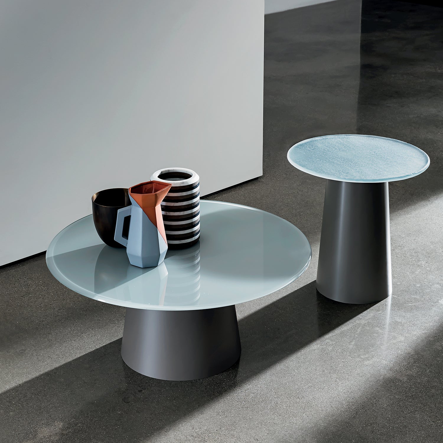 Sovet Italia Totem coffee table ambience image