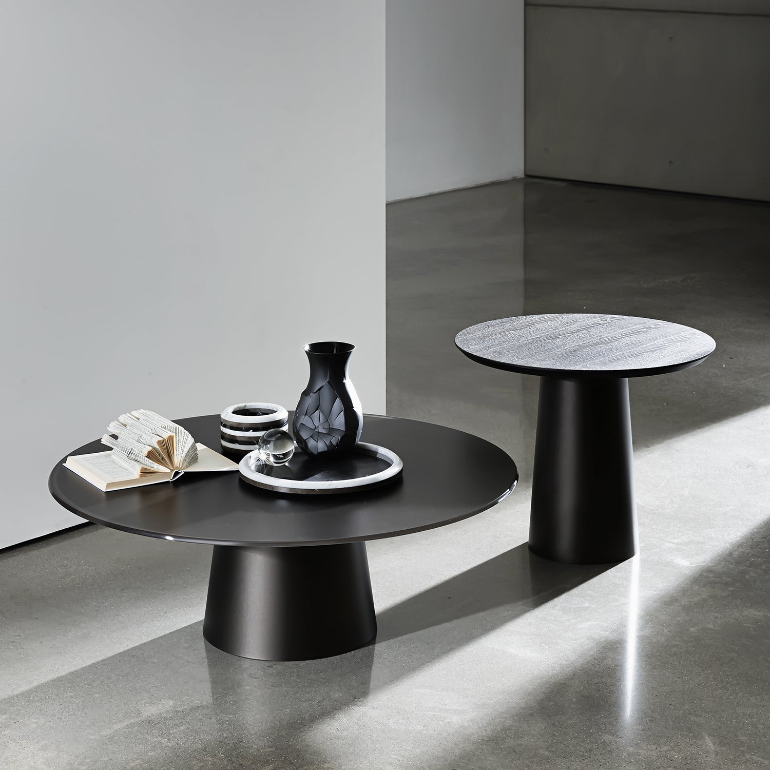 Sovet Italia Totem coffee table ambience image