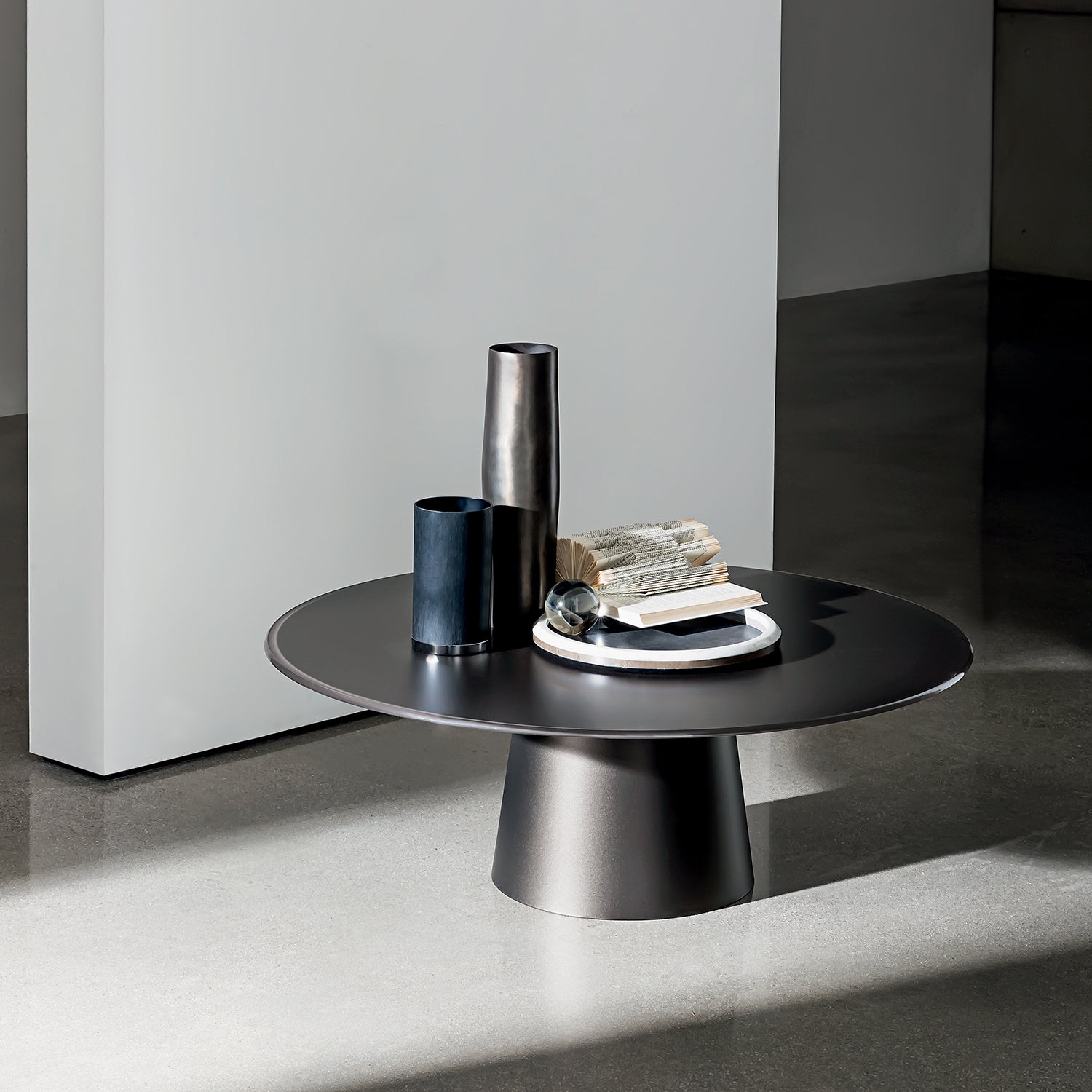 Sovet Italia Totem coffee table ambience image