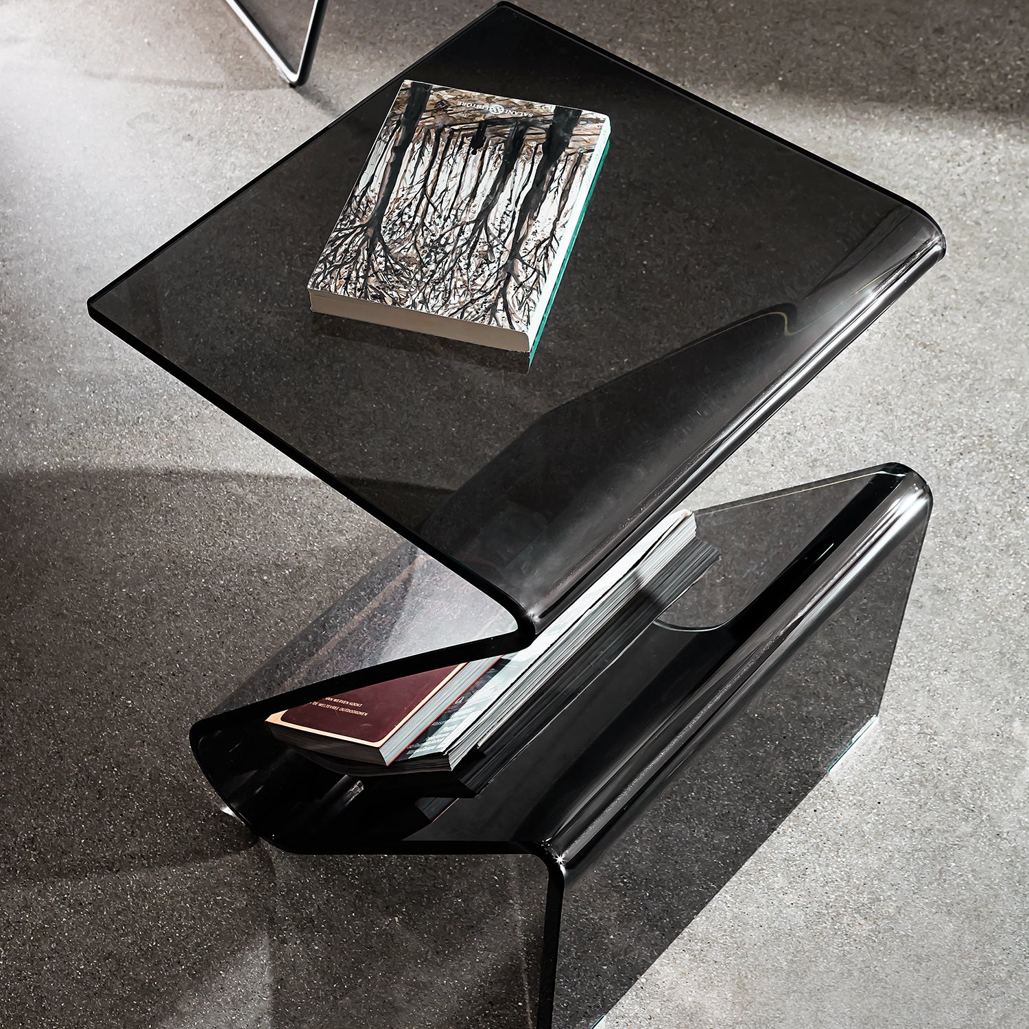 Sovet Italia Zeta side table in smoked glass ambience image