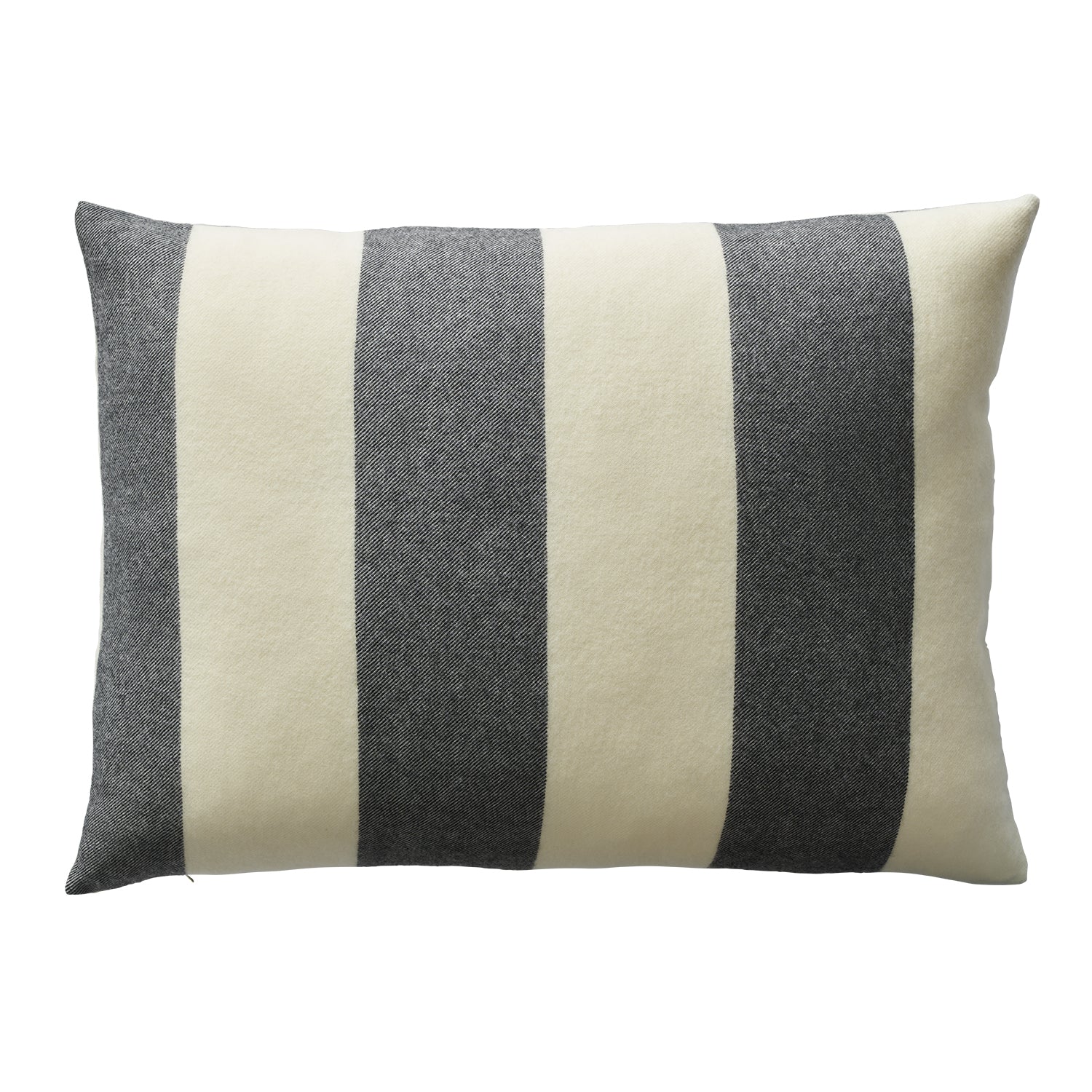 Silkeborg Ulspinderi The Sweater Cushion in black - the design choice