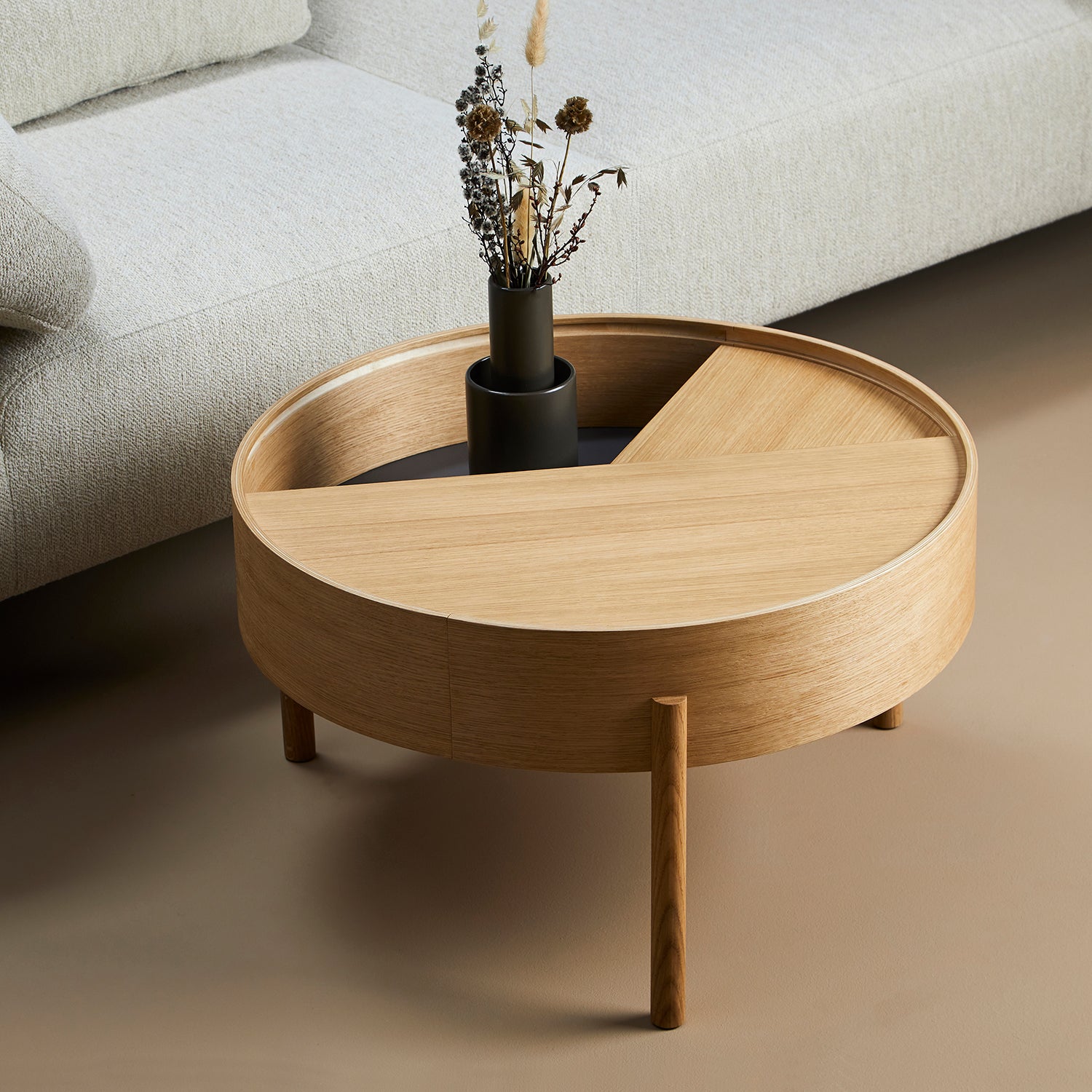 Woud Arc coffee table 66 cm in oak ambience image