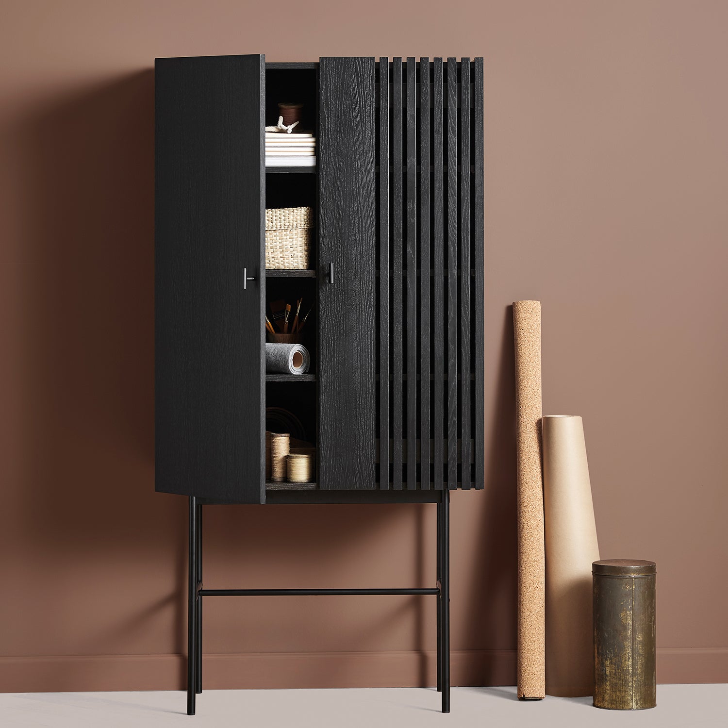 Woud Array Highboard in black