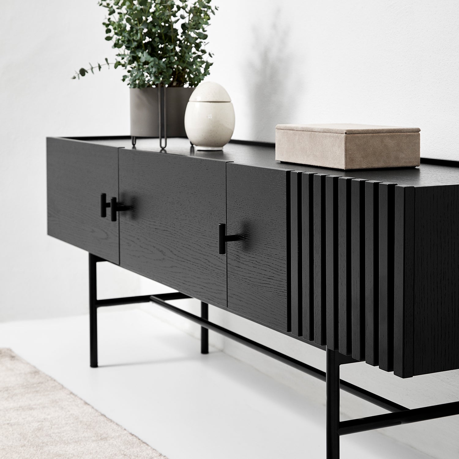 Woud Array Low Sideboard in black