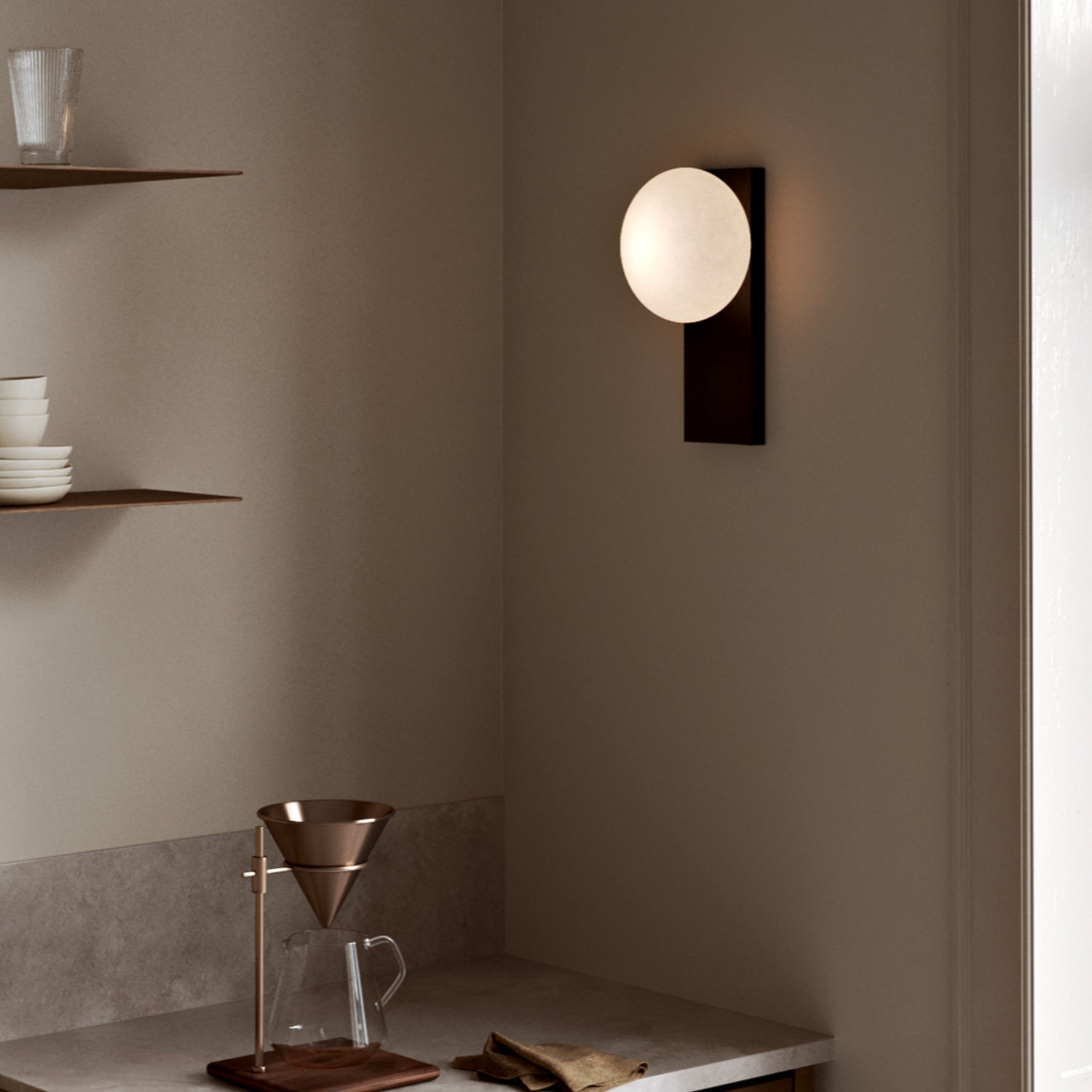 Woud Dew Table & Wall Lamp in black