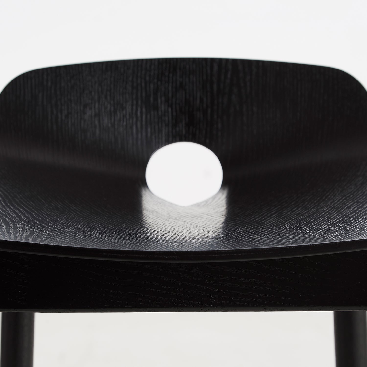 Woud Mono Bar Stool in black