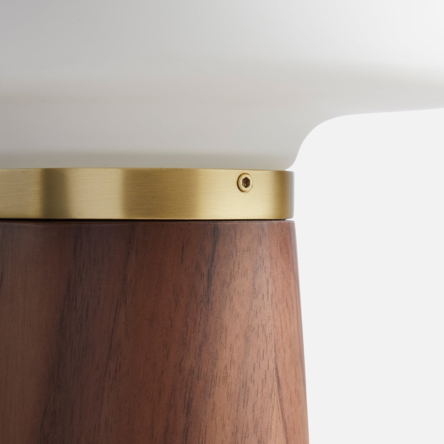 Woud Nova Luxury Table Lamp in walnut