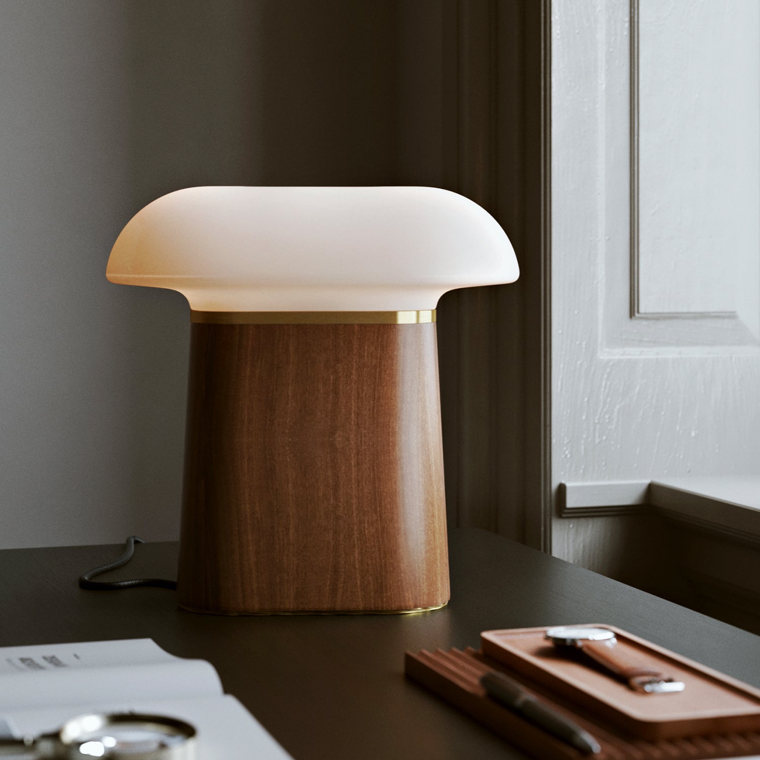 Woud Nova Luxury Table Lamp in walnut