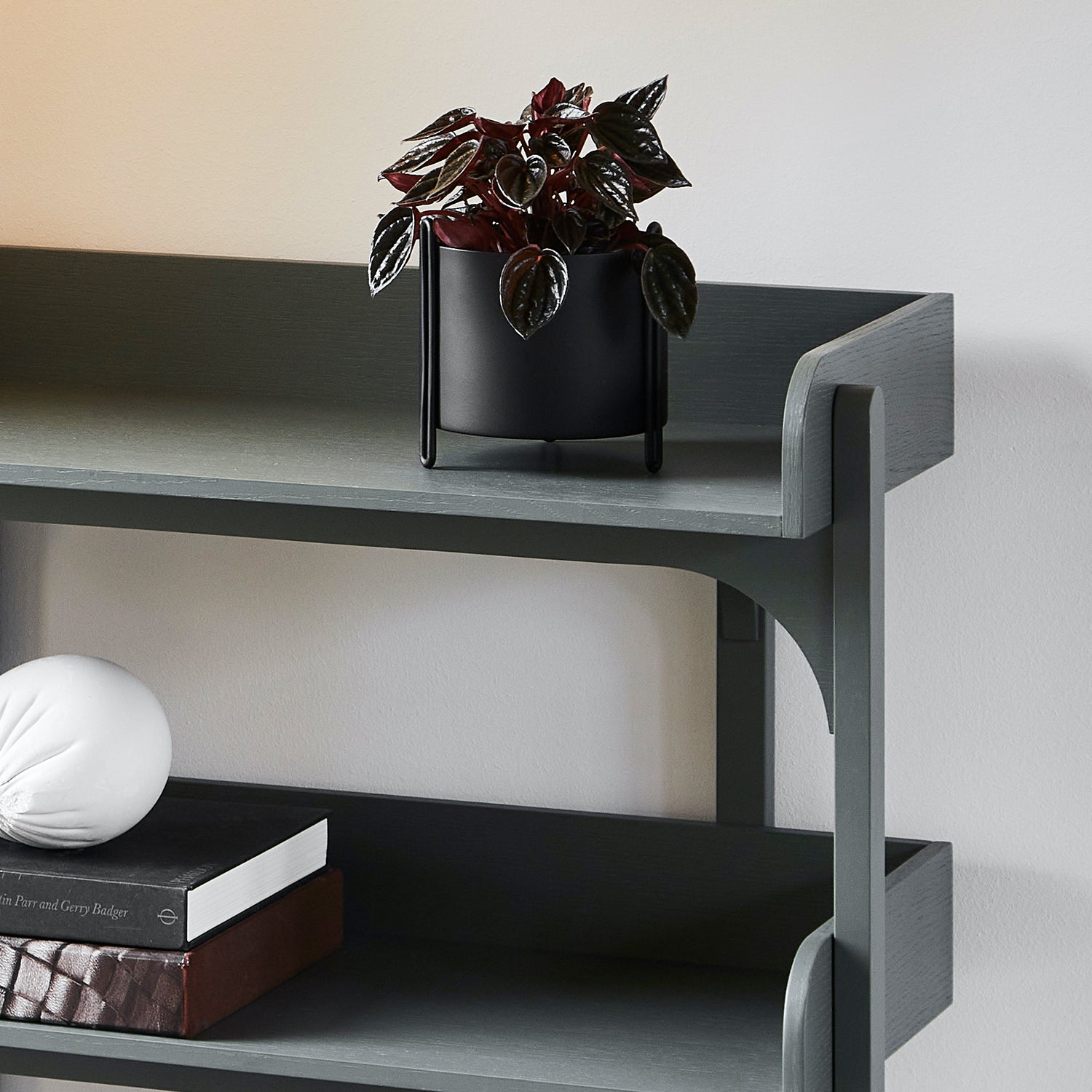 Woud Utility Shelf in dusty green