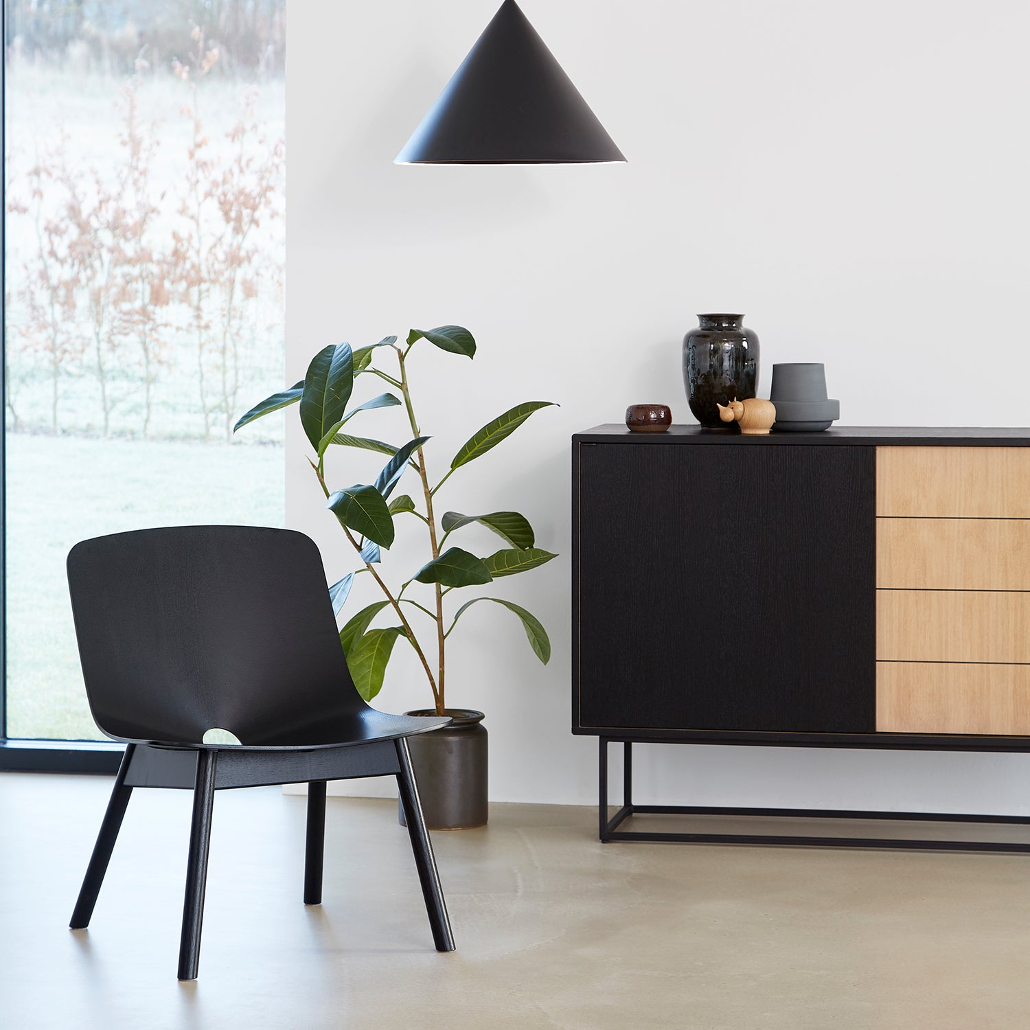 Woud Virka Sideboard High in white oak and black