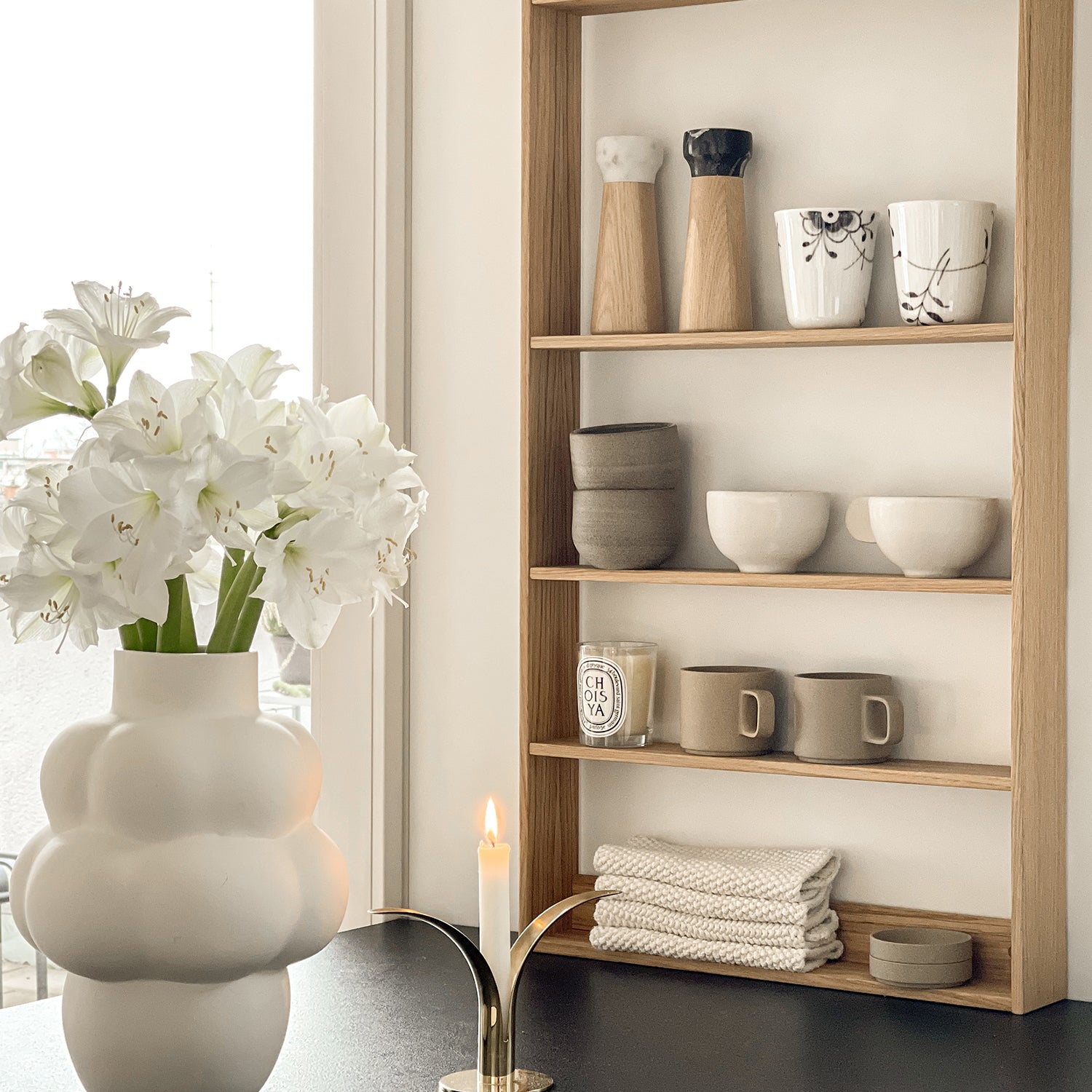 We Do Wood Fivesquare wall shelving in oak ambience image