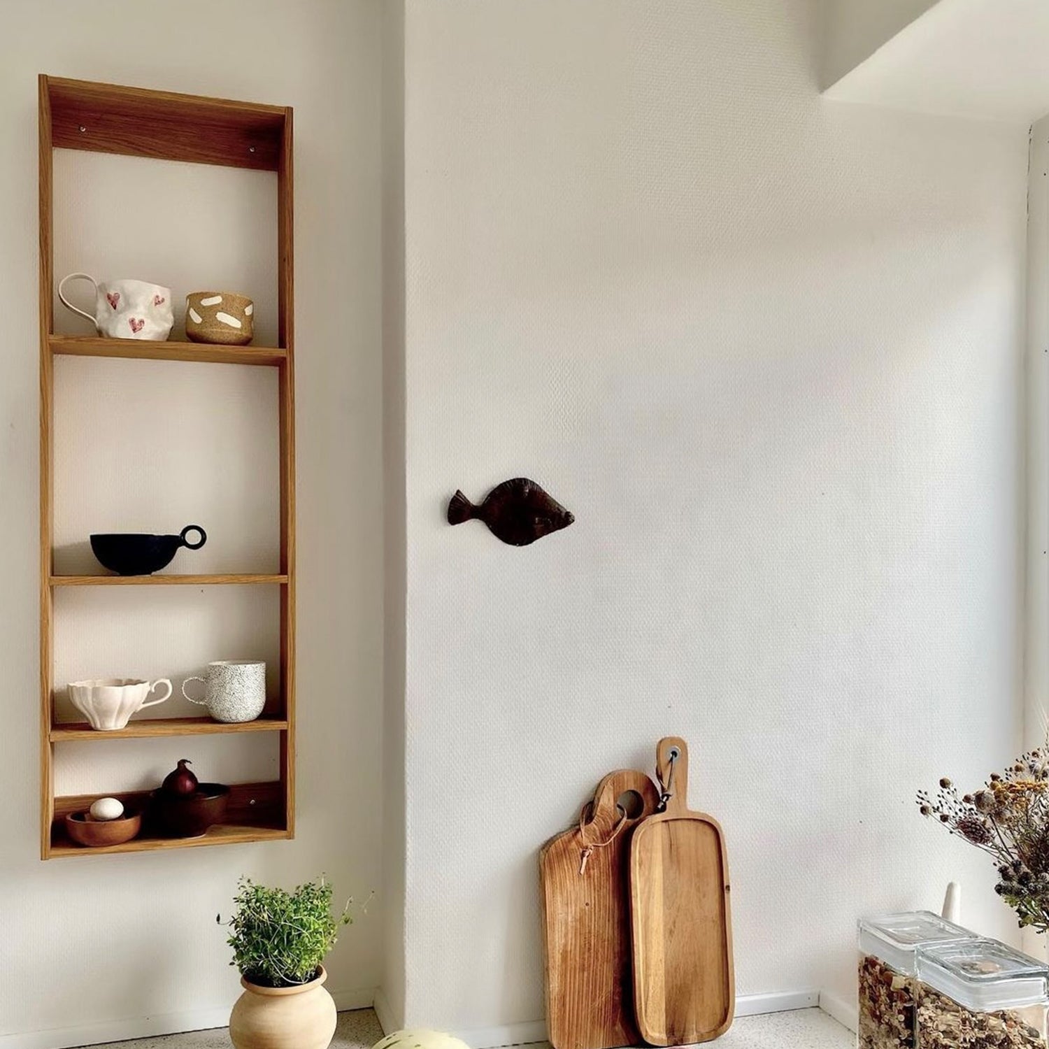 We Do Wood Foursquare wall shelving in oak ambience image